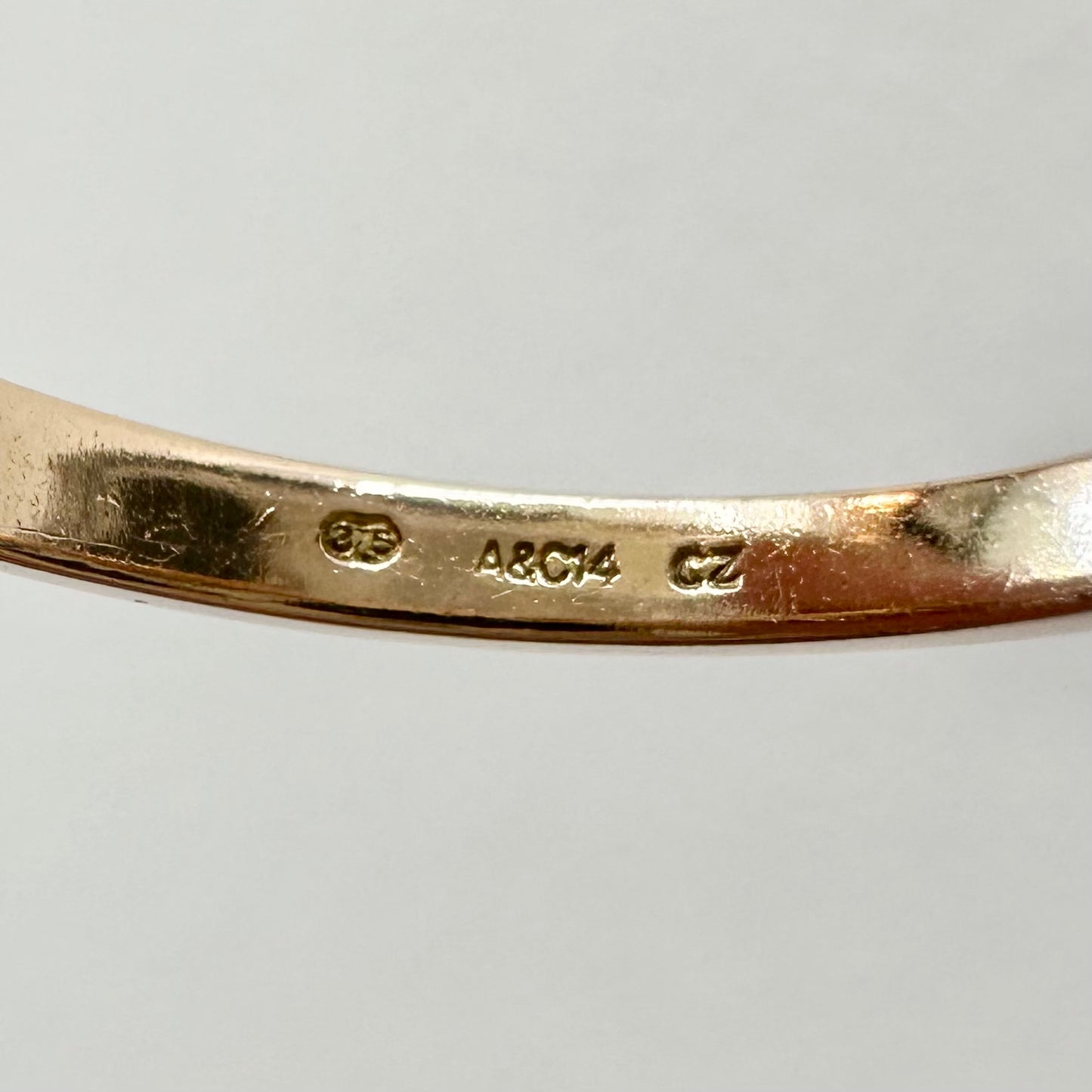 9Ct Yellow Gold 1.00 TW Diamond Simulant Solitaire Engagement Ring Sz M