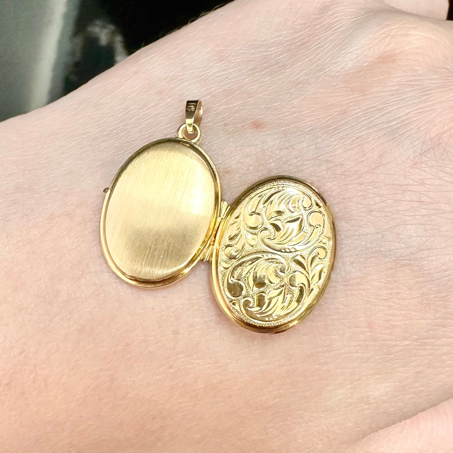 9Ct Yellow Gold Filigree Oval Locket