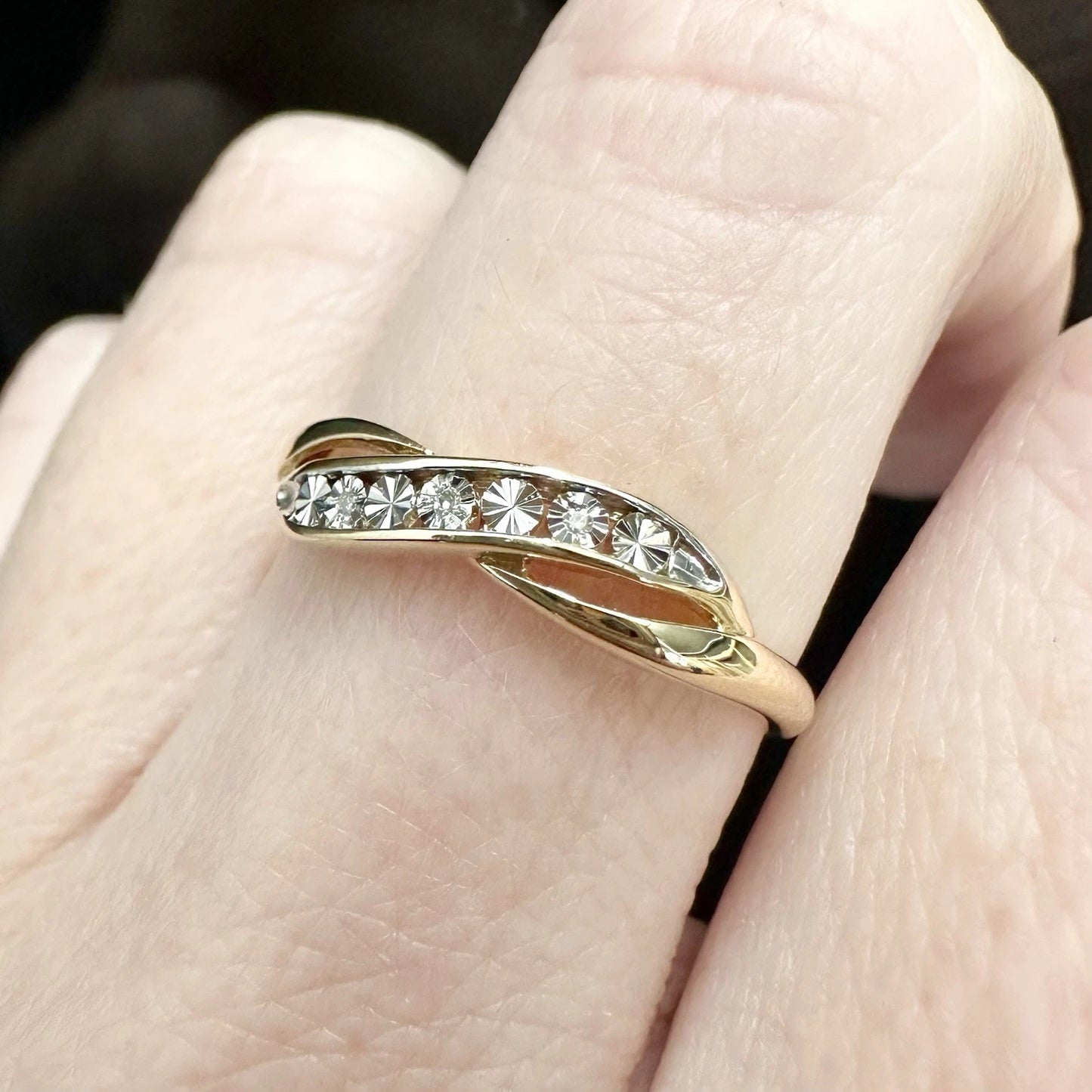 9Ct Yellow Gold Miracle Set Diamond Accent Crossover Ring Sz O