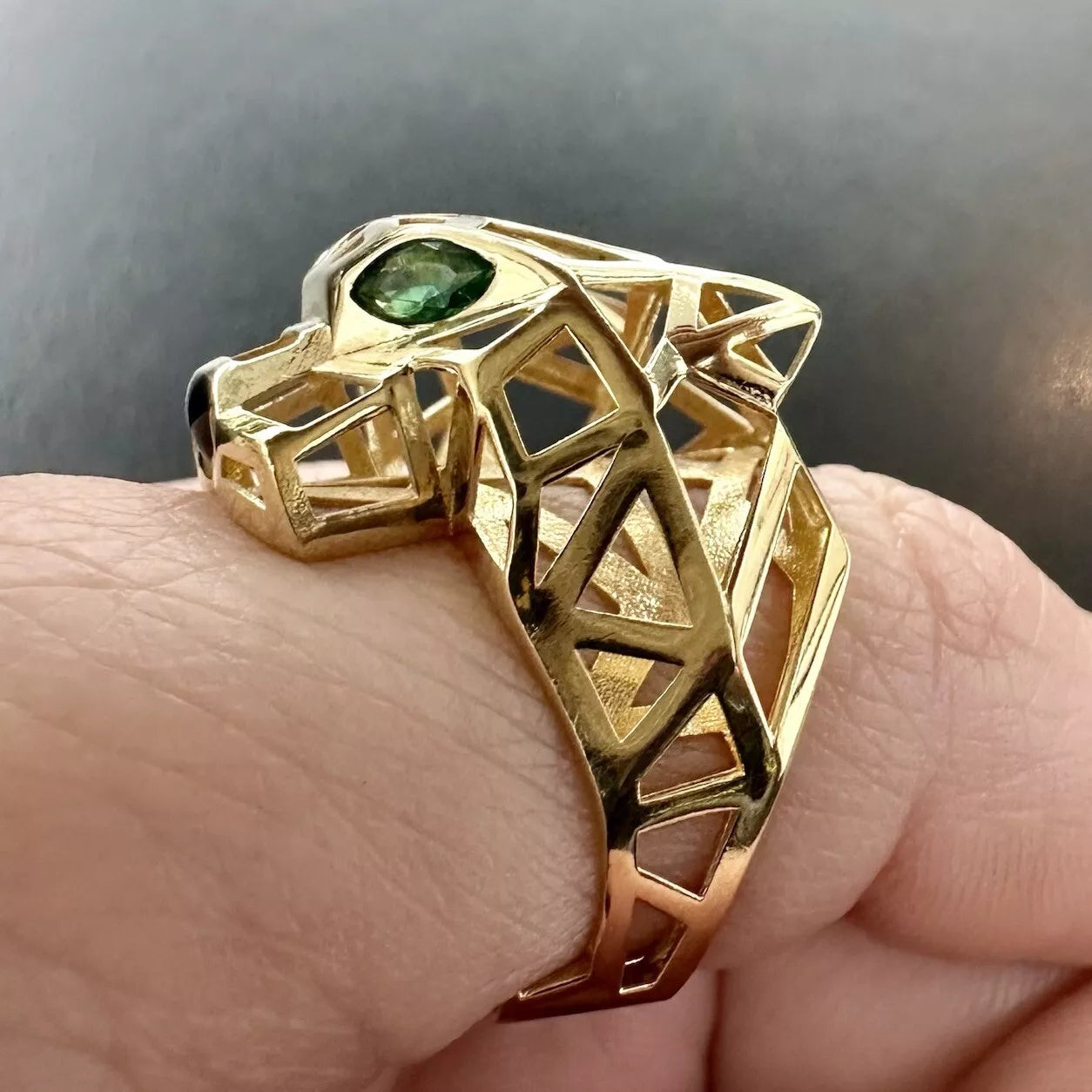 18Ct Yellow Gold Created Emerald & Black Resin Set Panther Ring