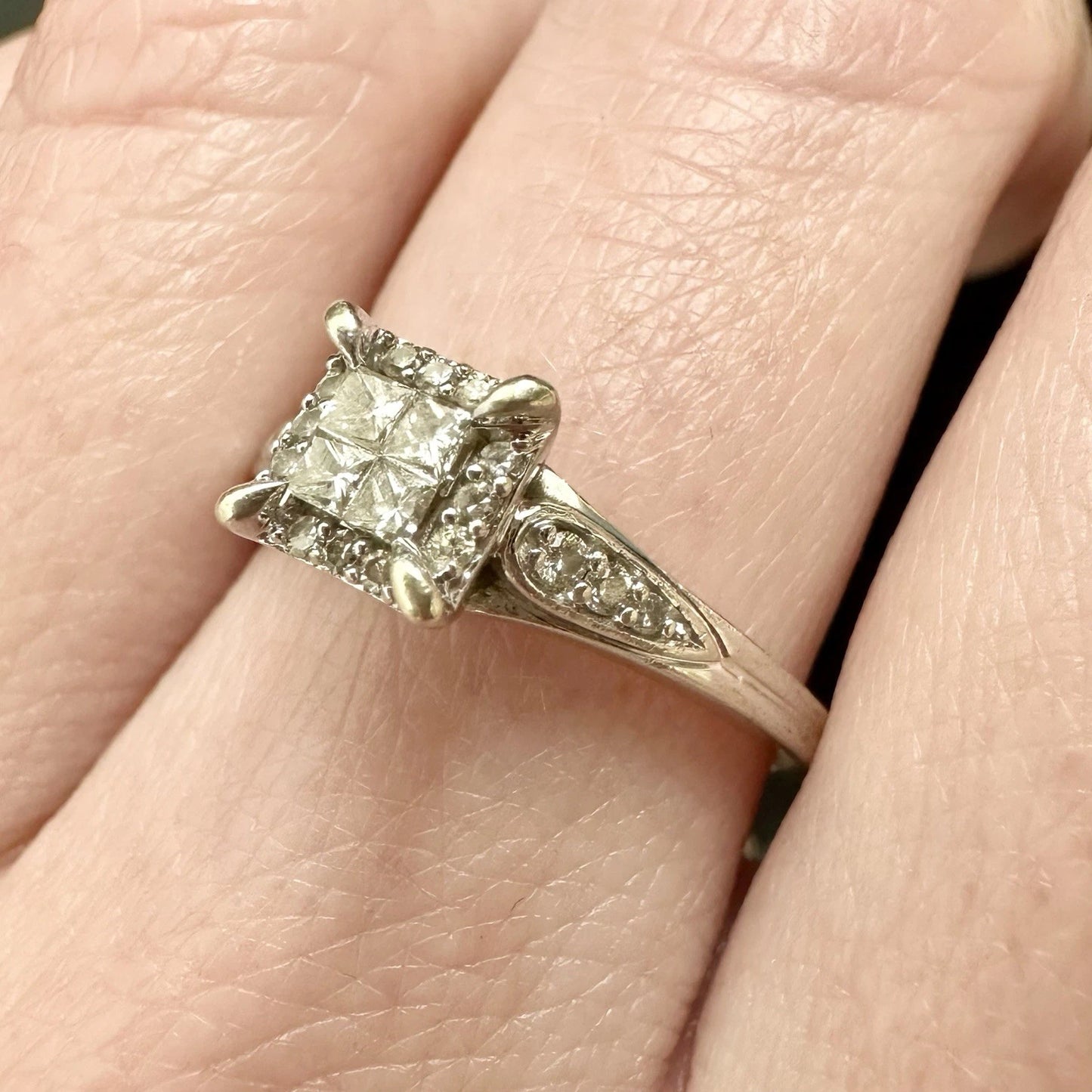 9Ct White Gold Halo Princess & Brilliant Cut 0.26 TW Diamond Ring Sz O 1/2