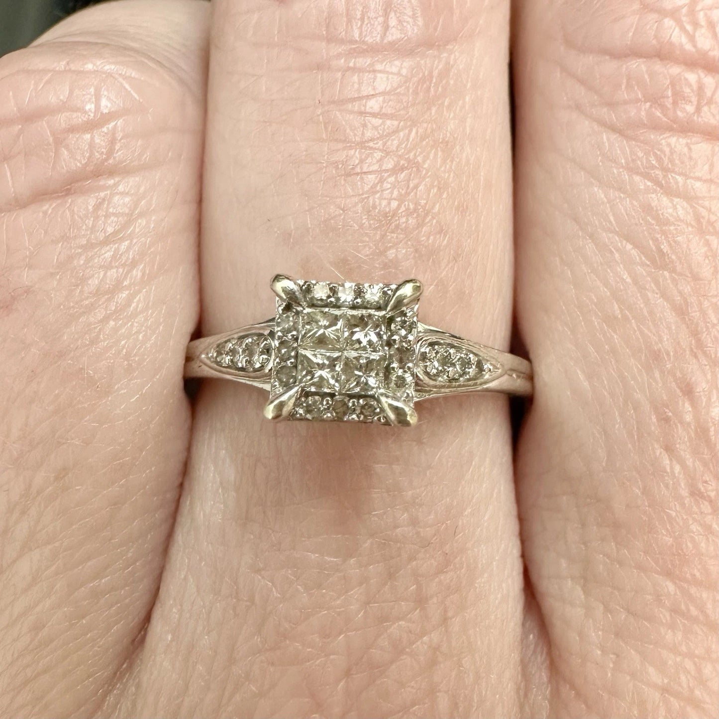 9Ct White Gold Halo Princess & Brilliant Cut 0.26 TW Diamond Ring Sz O 1/2