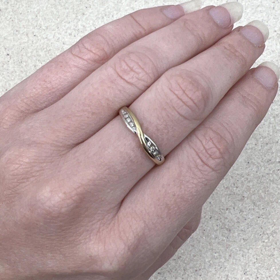 9Ct Two-Toned Gold Diamond Cross-Over Band Ring Sz O