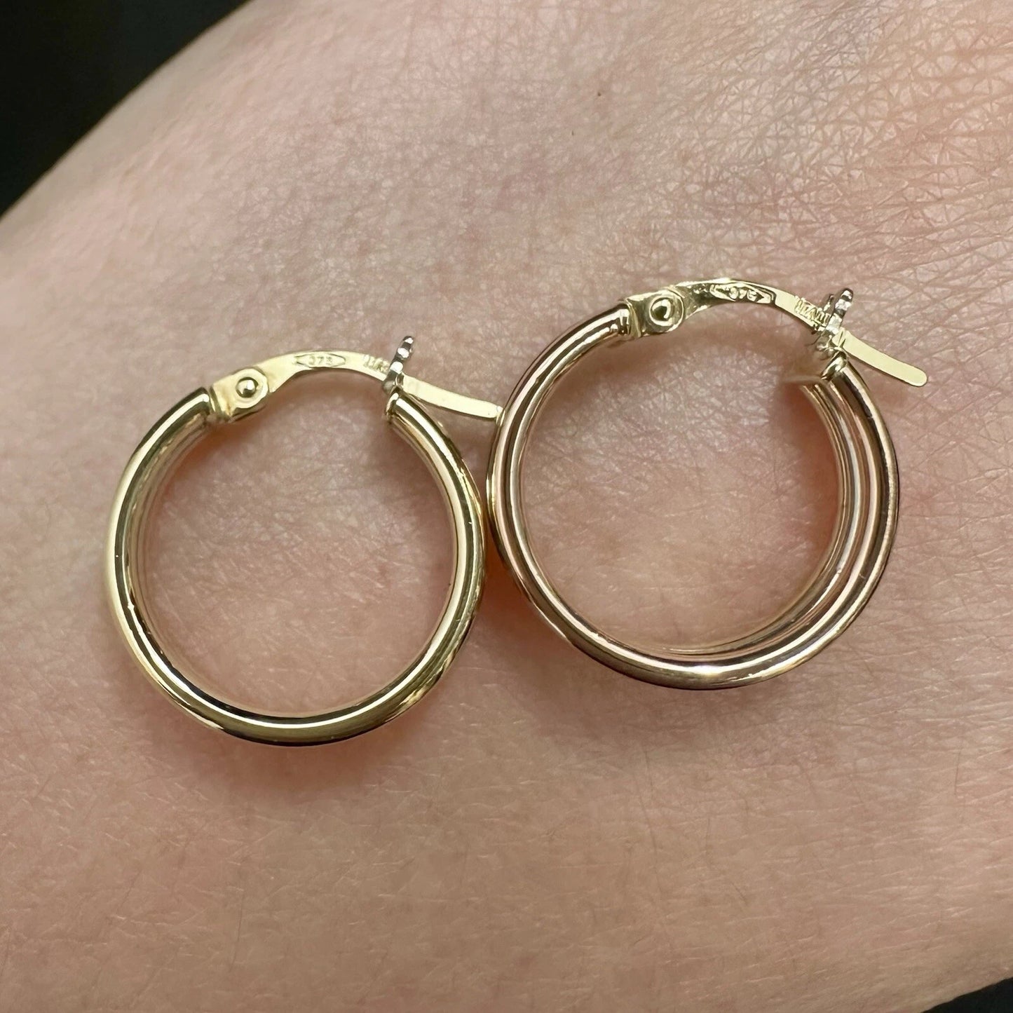 9Ct Multi-Toned 14mm x 4.6mm Hoop Earrings