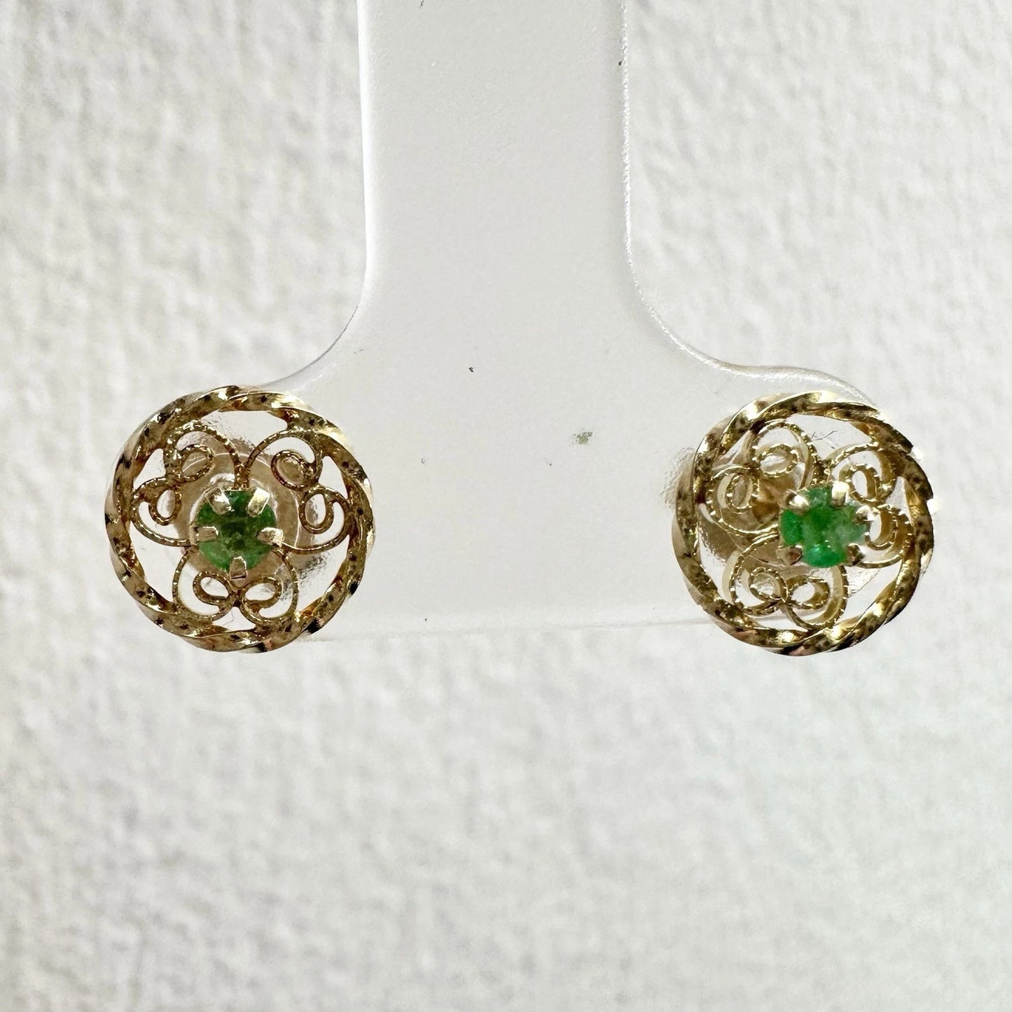 14Ct Yellow Gold Filigree Emerald Stud Earrings