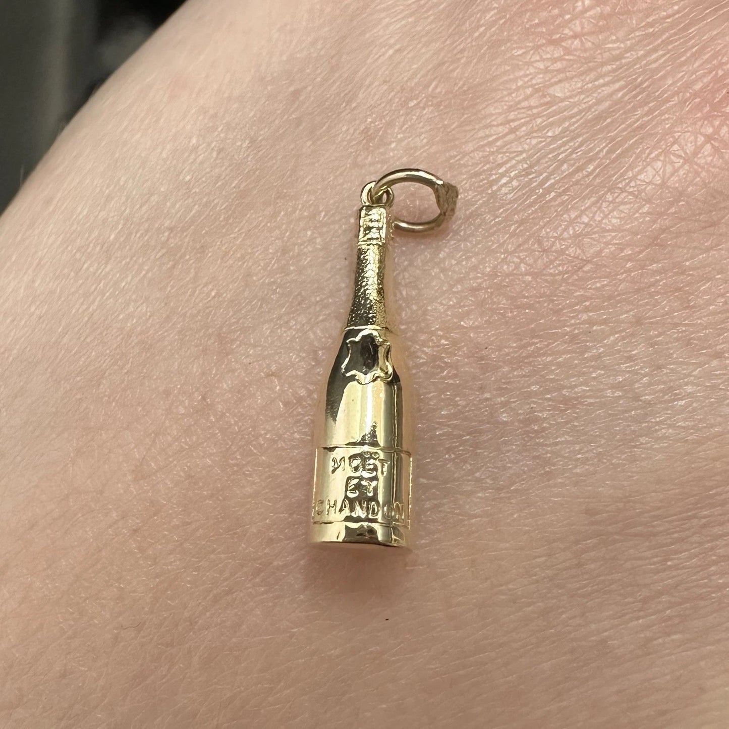 9Ct Yellow Gold Vintage Birmingham Moet et Chandon Champagne Bottle Charm
