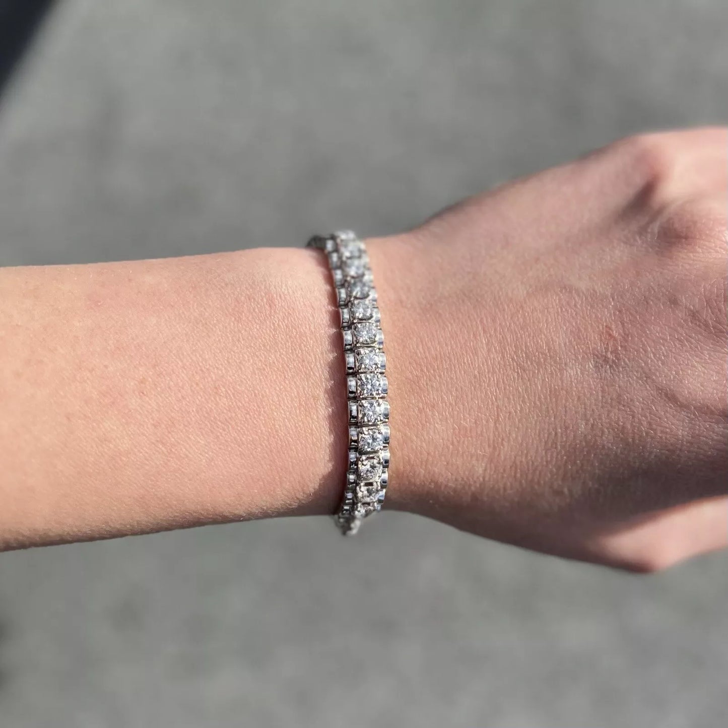 18Ct White Gold 3.04 Carat TW Diamond Bracelet 15cm