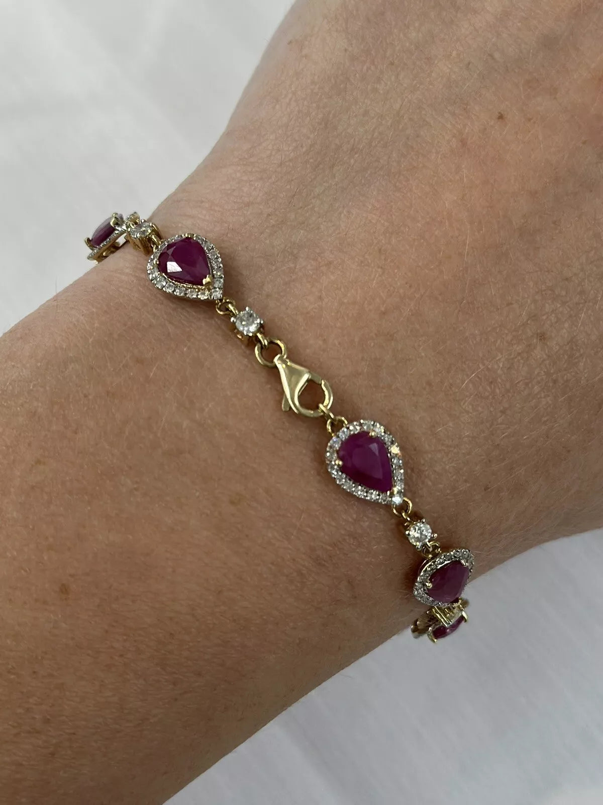14Ct Yellow Gold 17.5cm 6.05ct Ruby & 1.51ct Diamond Tennis Bracelet