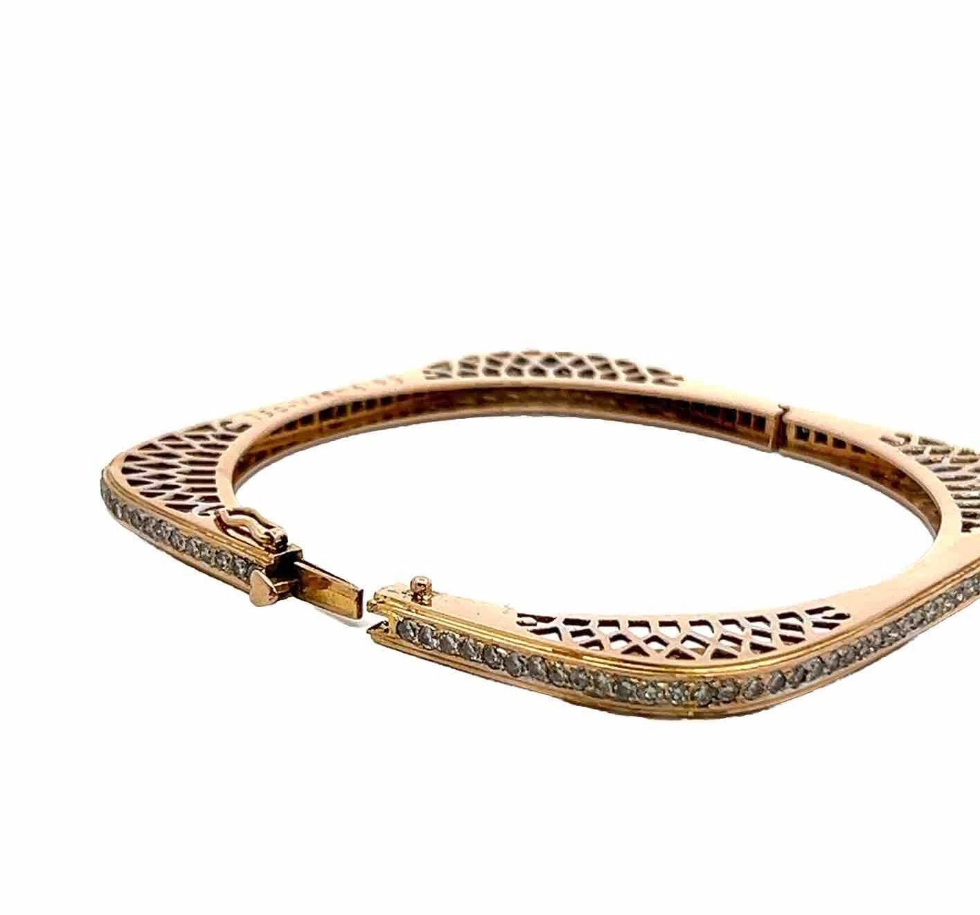 18Ct Yellow Gold 3.39 Carat TW Diamond Hinged Squared Art Deco Bangle