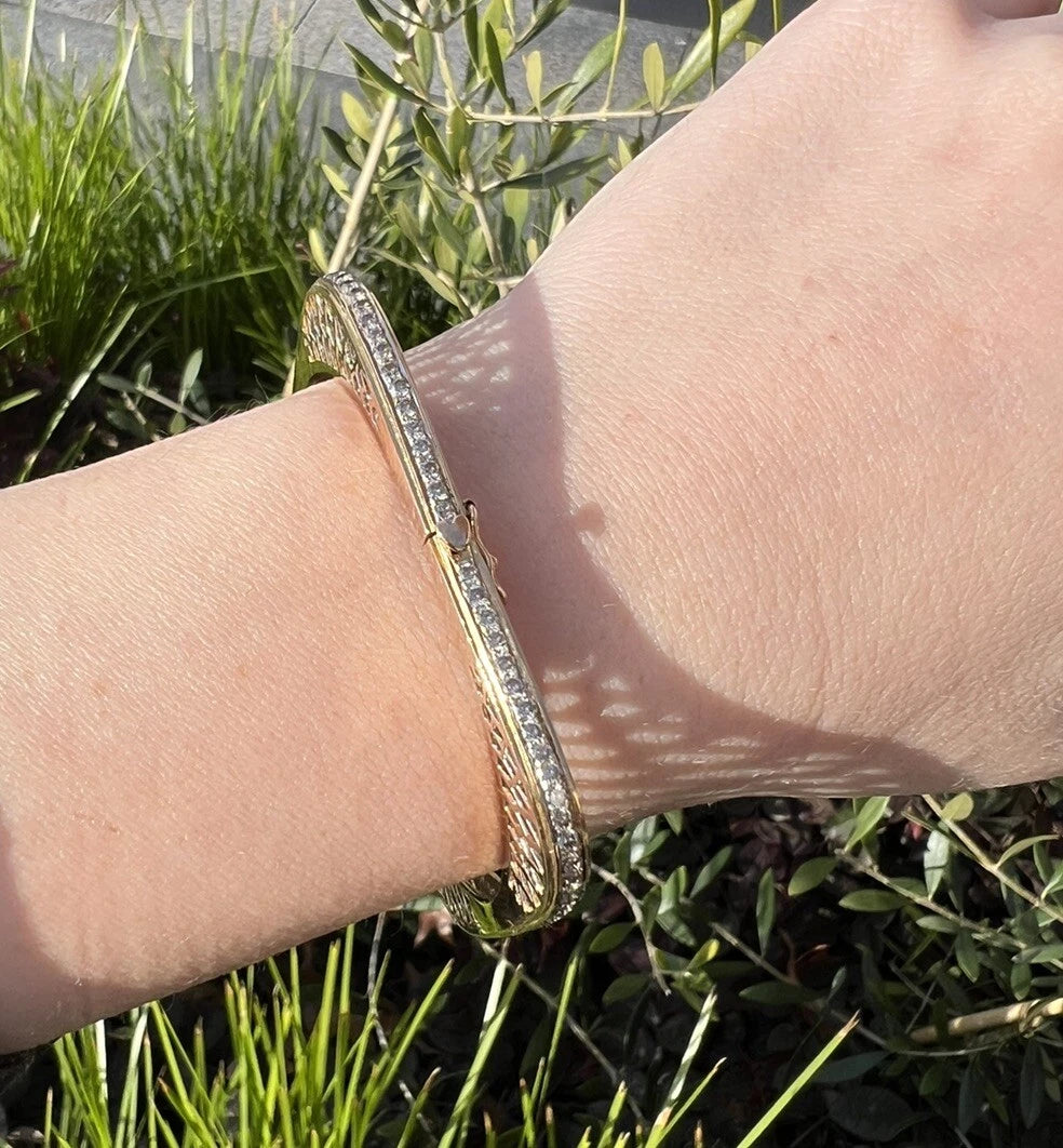 18Ct Yellow Gold 3.39 Carat TW Diamond Hinged Squared Art Deco Bangle