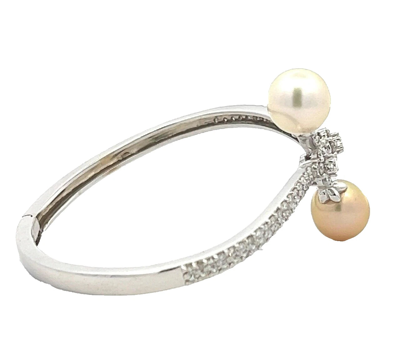 18Ct White Gold South Seas Pearl & 1.36 Carat TW Diamond Accent Hinged Bangle