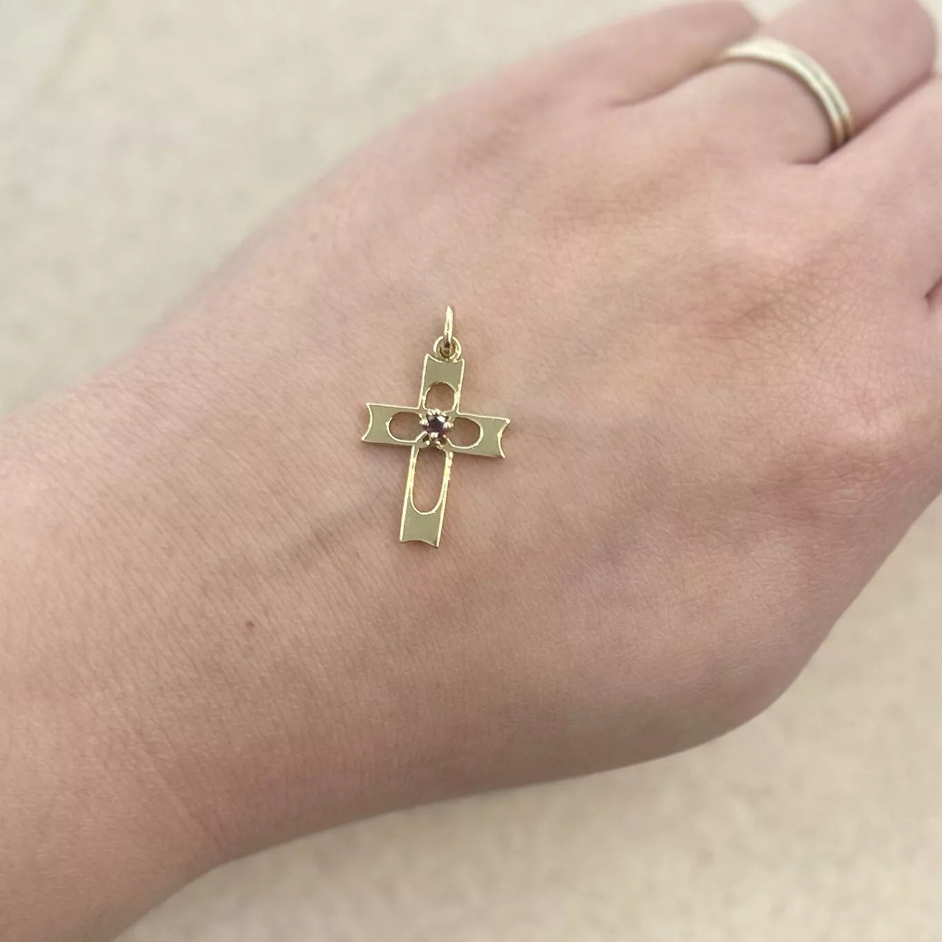 18Ct Yellow Gold Rhodolite Garnet Accent Cross Charm Pendant