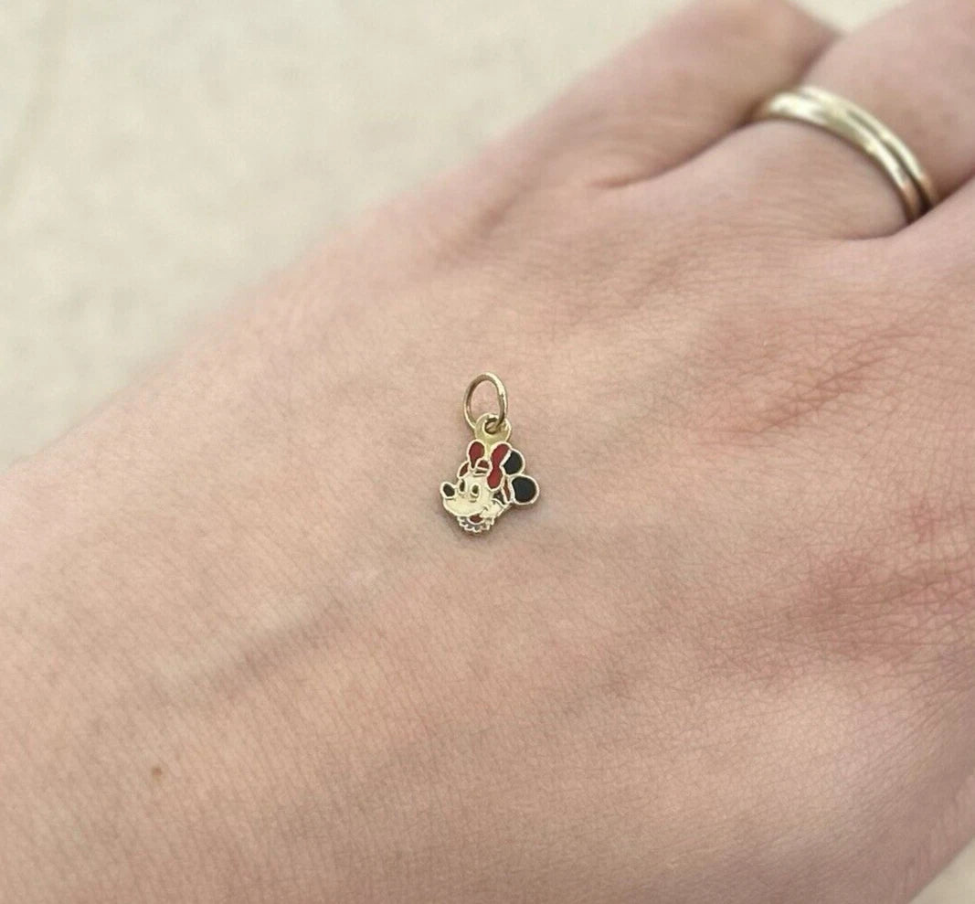 18Ct Yellow Gold Vintage Mini Mouse Resin Charm Pendant