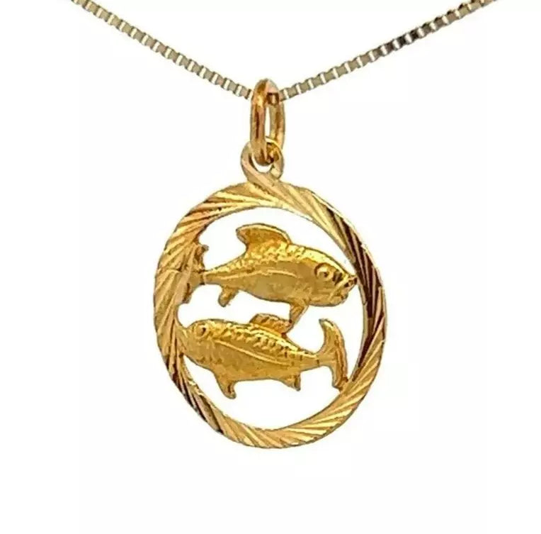 18Ct Yellow Gold Vintage Pisces Zodiac Pendant