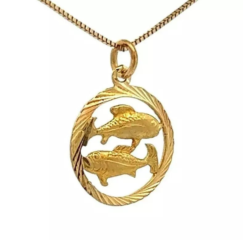 18Ct Yellow Gold Vintage Pisces Zodiac Pendant
