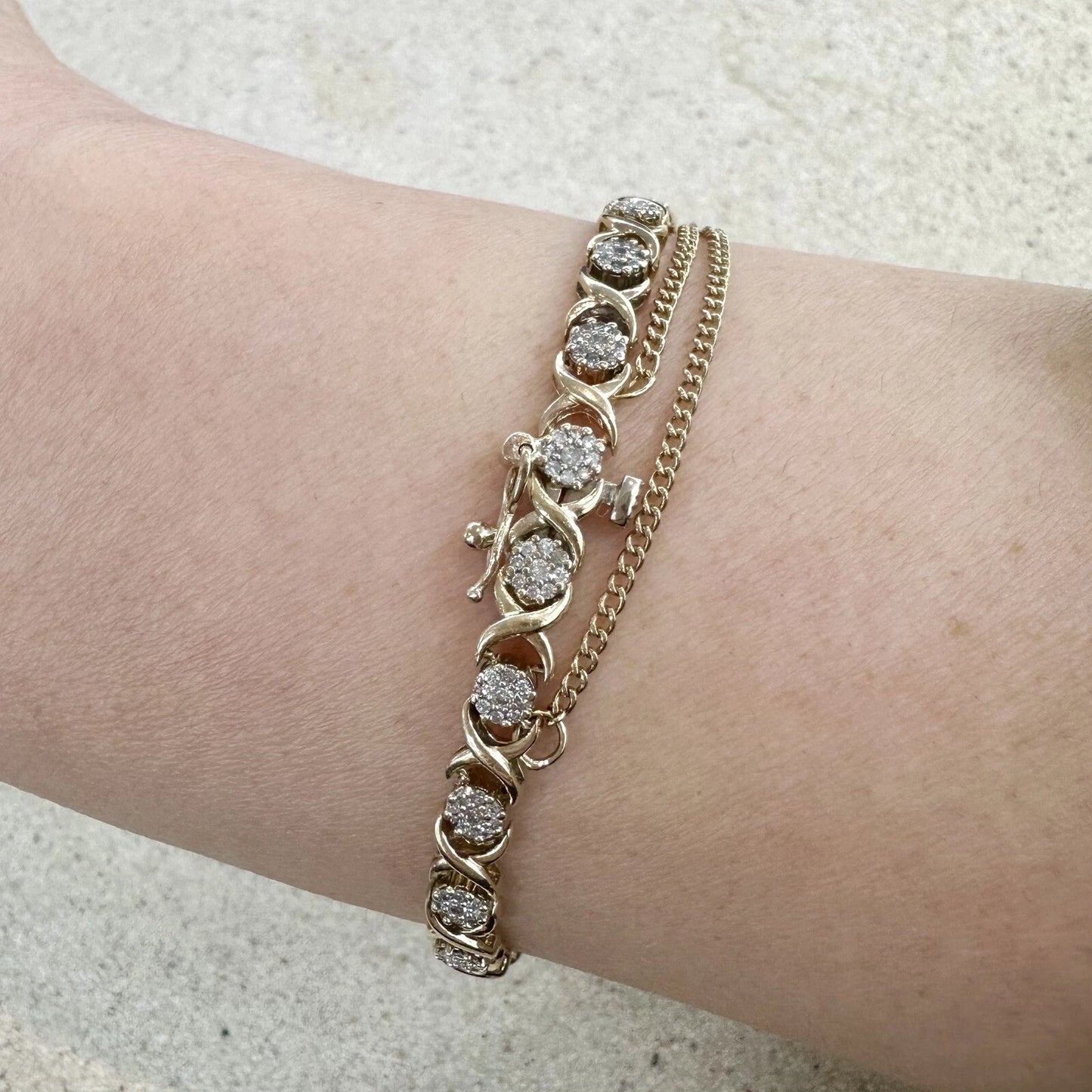 10Ct Yellow Gold .75 Carat TW Diamond 17cm X & O's Tennis Bracelet