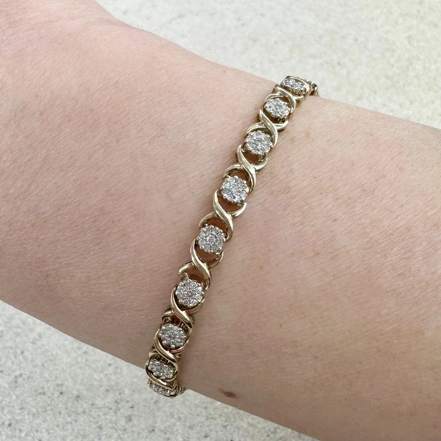 10Ct Yellow Gold .75 Carat TW Diamond 17cm X & O's Tennis Bracelet