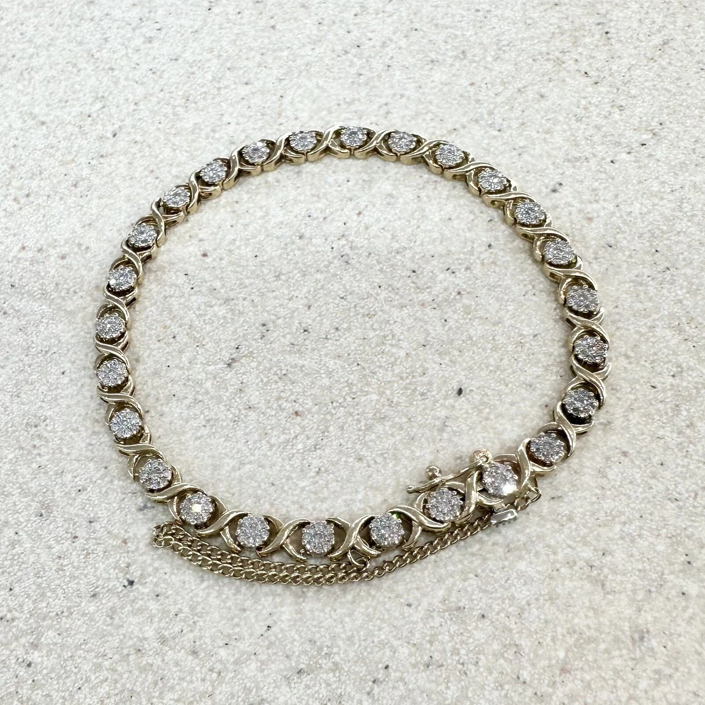 10Ct Yellow Gold .75 Carat TW Diamond 17cm X & O's Tennis Bracelet