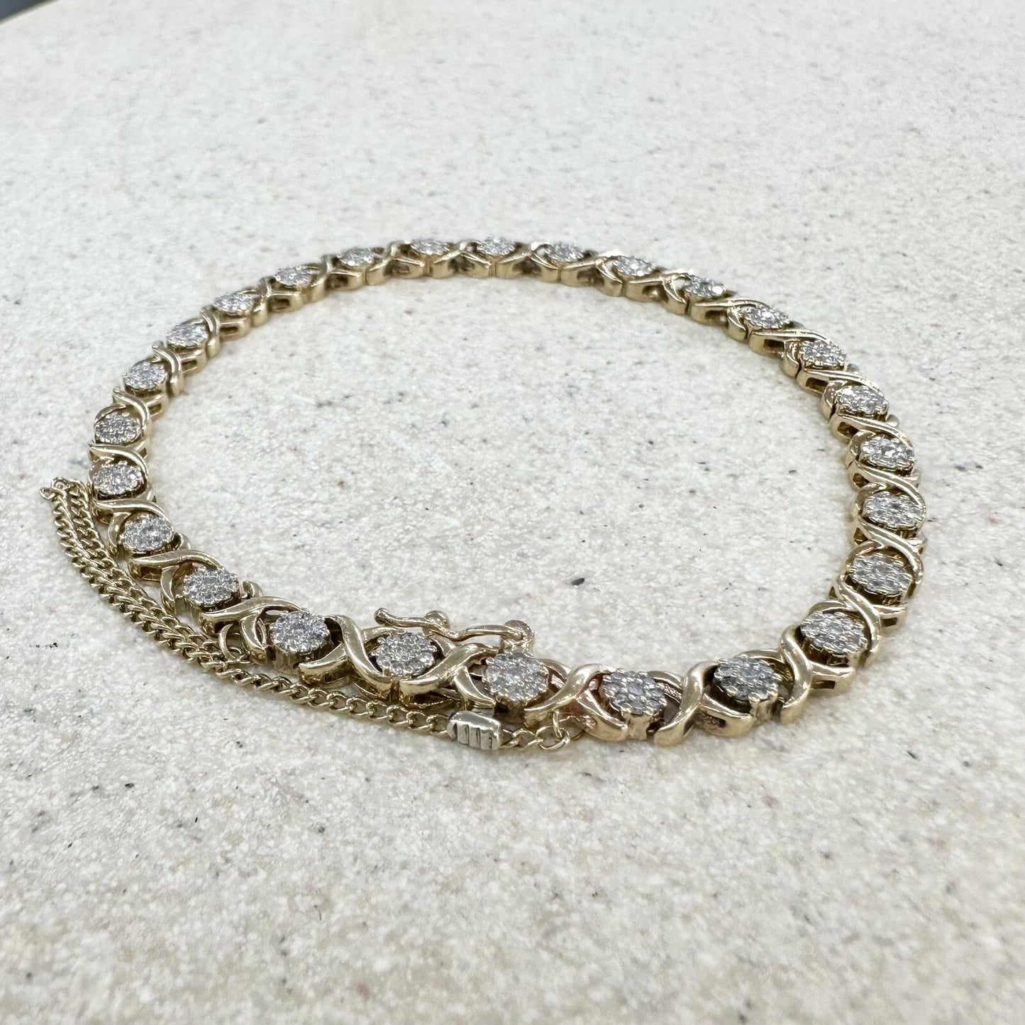 10Ct Yellow Gold .75 Carat TW Diamond 17cm X & O's Tennis Bracelet