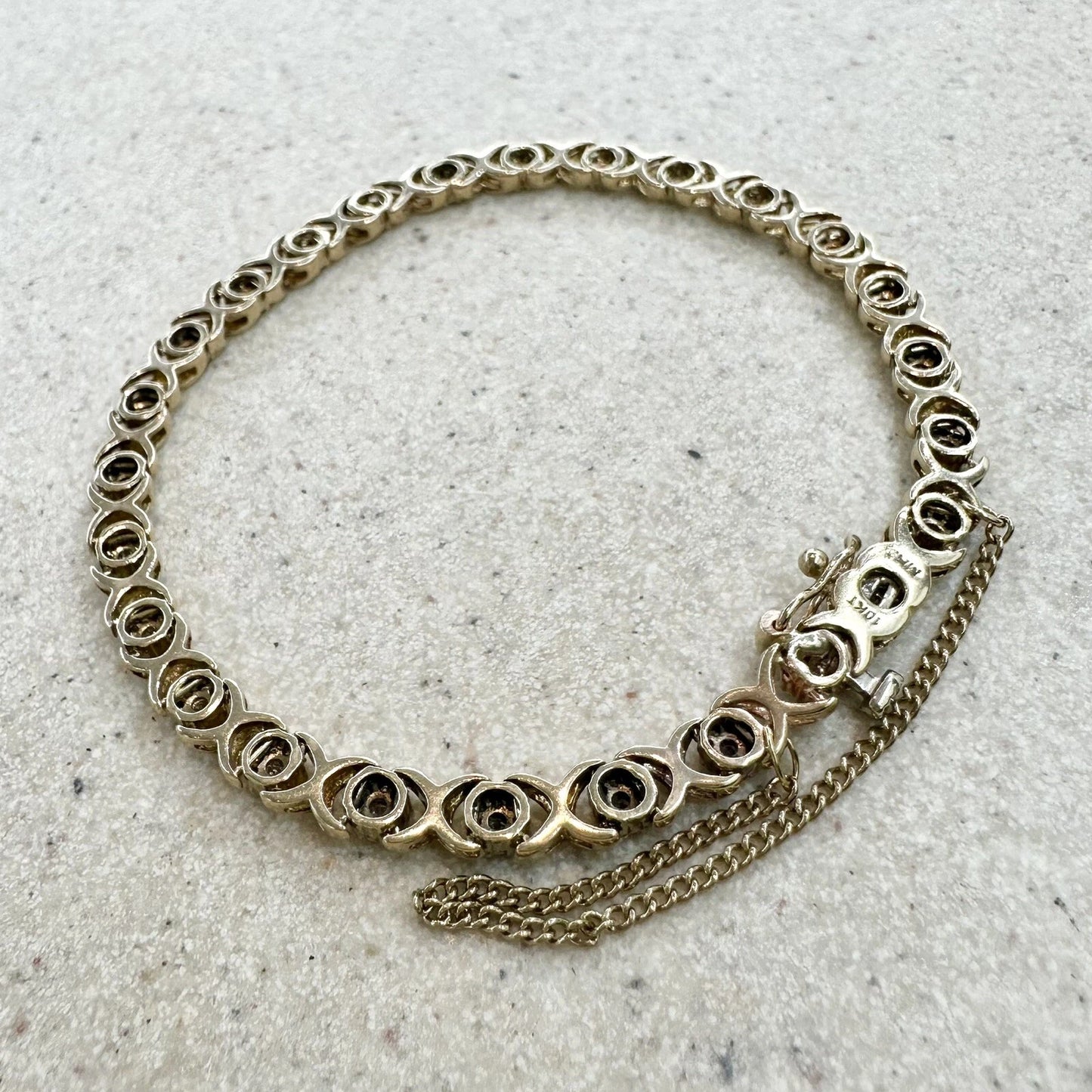 10Ct Yellow Gold .75 Carat TW Diamond 17cm X & O's Tennis Bracelet