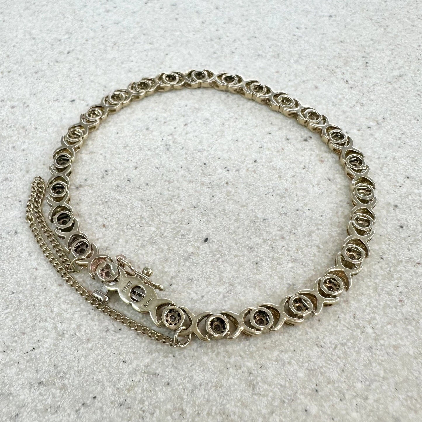 10Ct Yellow Gold .75 Carat TW Diamond 17cm X & O's Tennis Bracelet