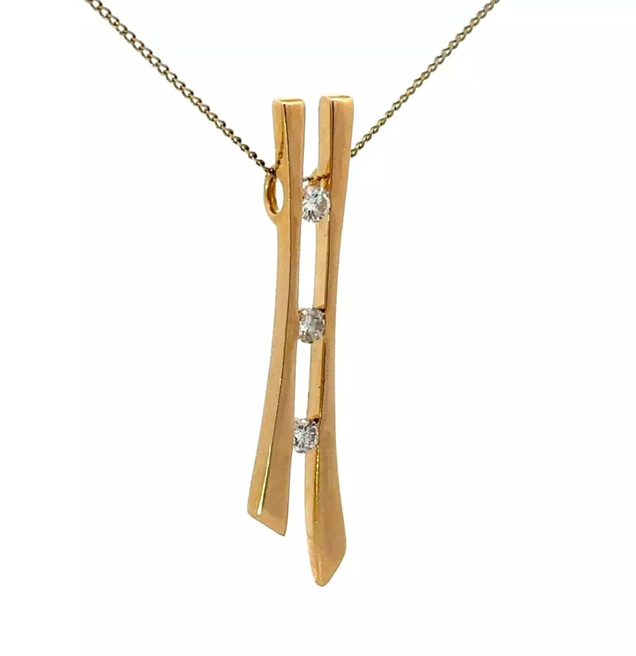 18Ct Yellow Gold Thread Through Diamond Trilogy Pendant - 0.21 Carat TDW