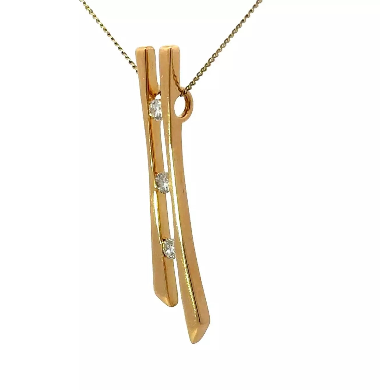 18Ct Yellow Gold Thread Through Diamond Trilogy Pendant - 0.21 Carat TDW