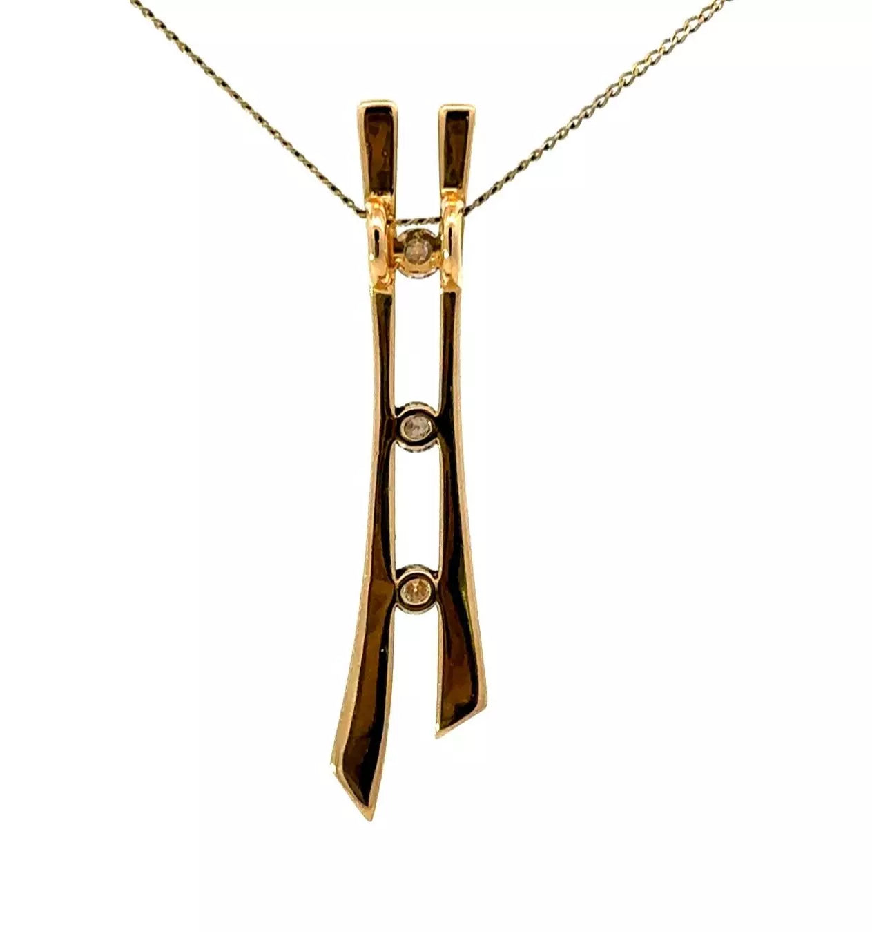 18Ct Yellow Gold Thread Through Diamond Trilogy Pendant - 0.21 Carat TDW