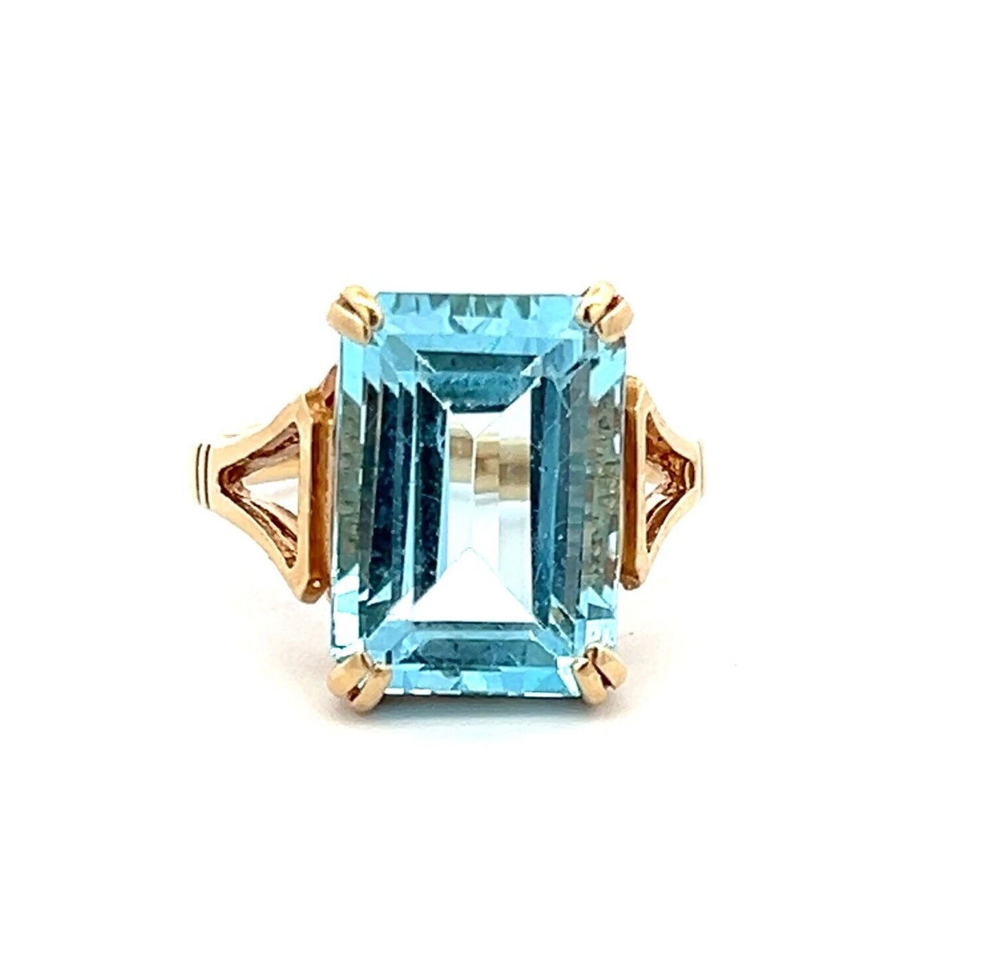 9Ct Yellow Gold Emerald Cut Blue Topaz Ring - Sz M