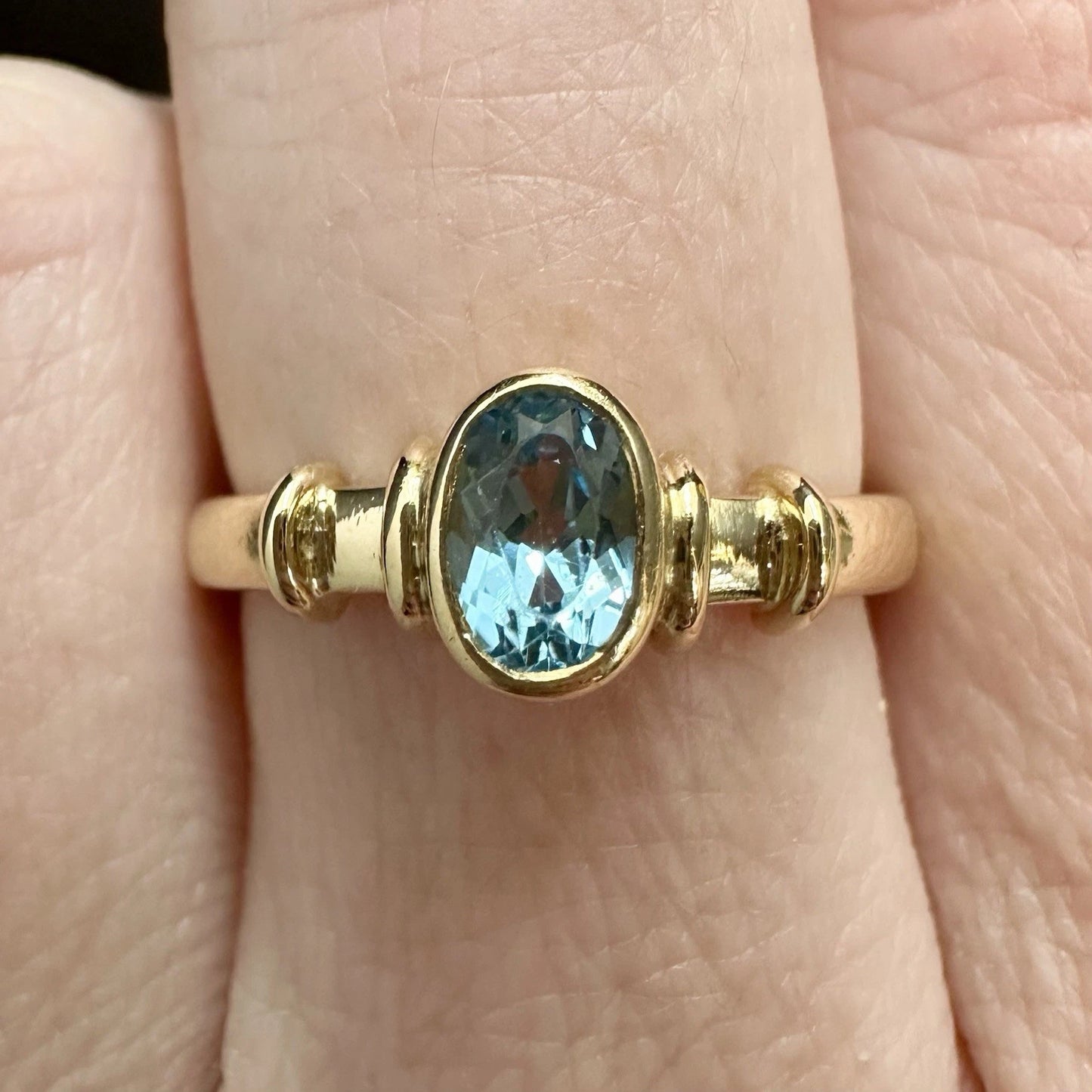 18Ct Yellow Gold Bezel Set Blue Topaz Ring Sz O