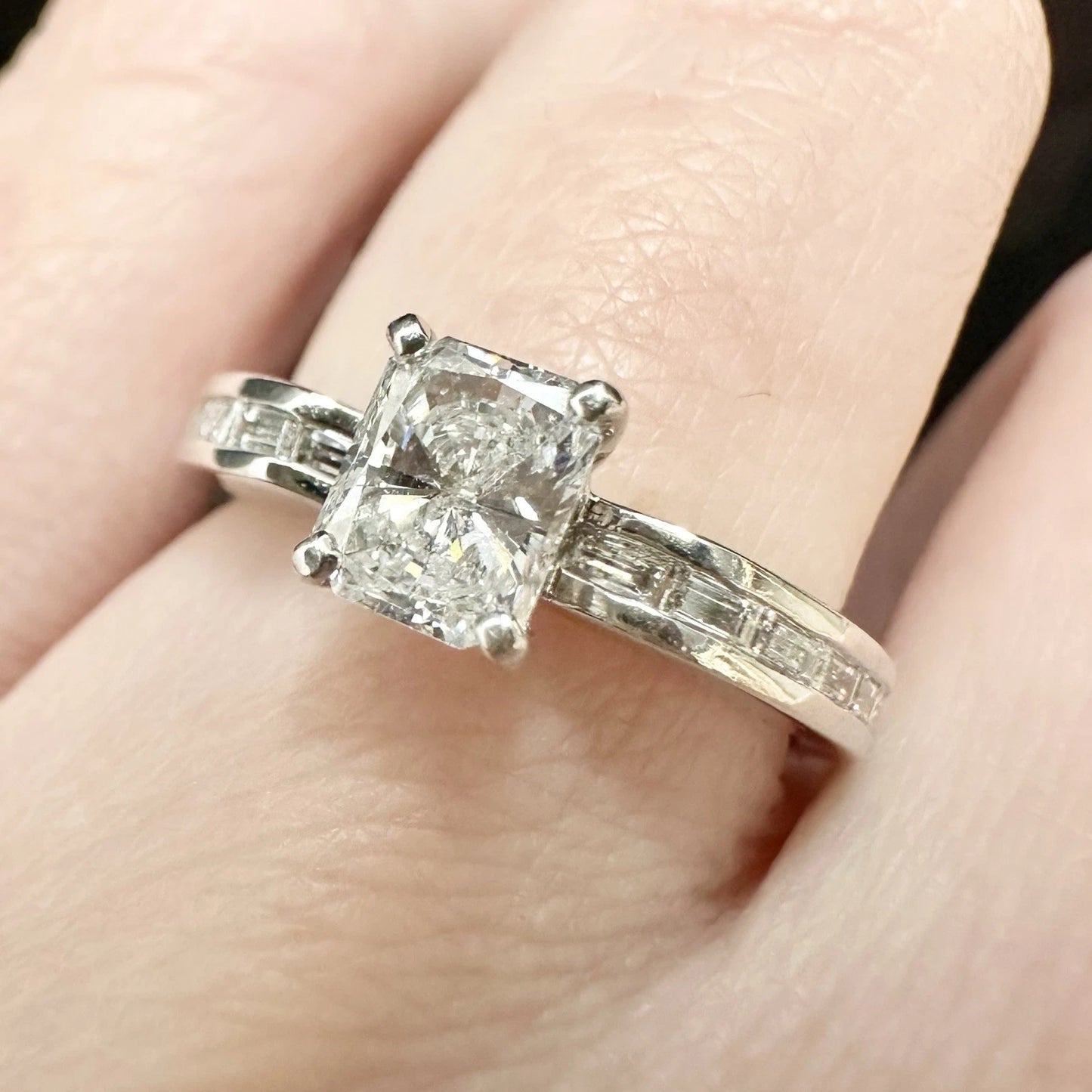 18Ct White Gold 1.05Ct TW Emerald Cut Diamond Ring Sz K