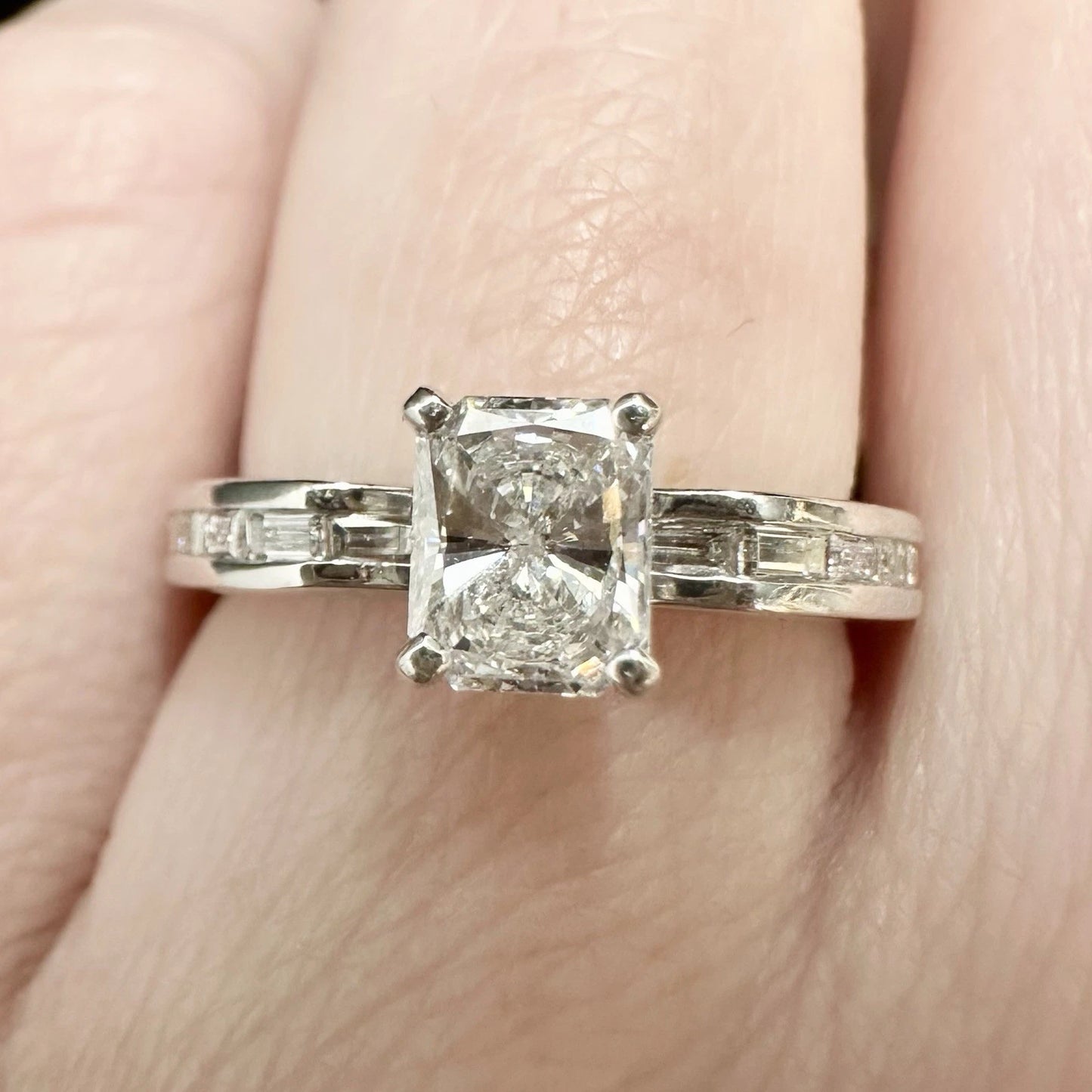 18Ct White Gold 1.05Ct TW Emerald Cut Diamond Ring Sz K