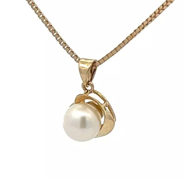 9Ct Yellow Gold Faux Pearl Pendant