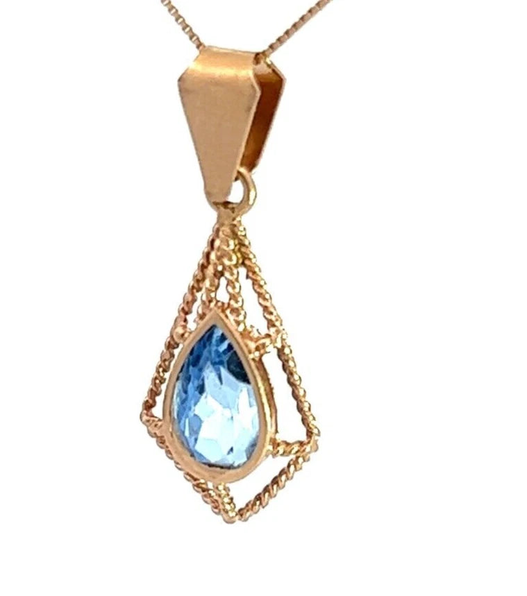 14Ct Yellow Gold Blue Gemstone Prisim Style Pendant