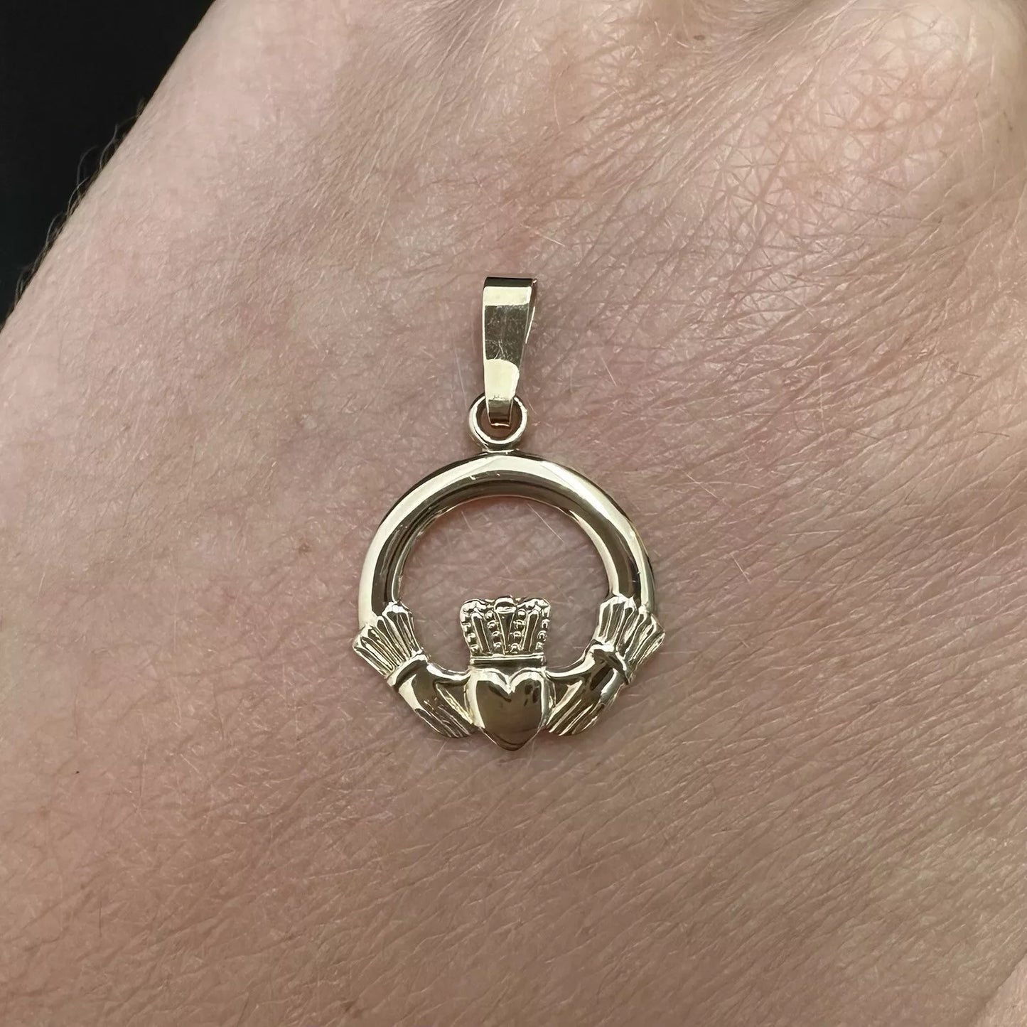 9Ct Yellow Gold Claddagh Pendant