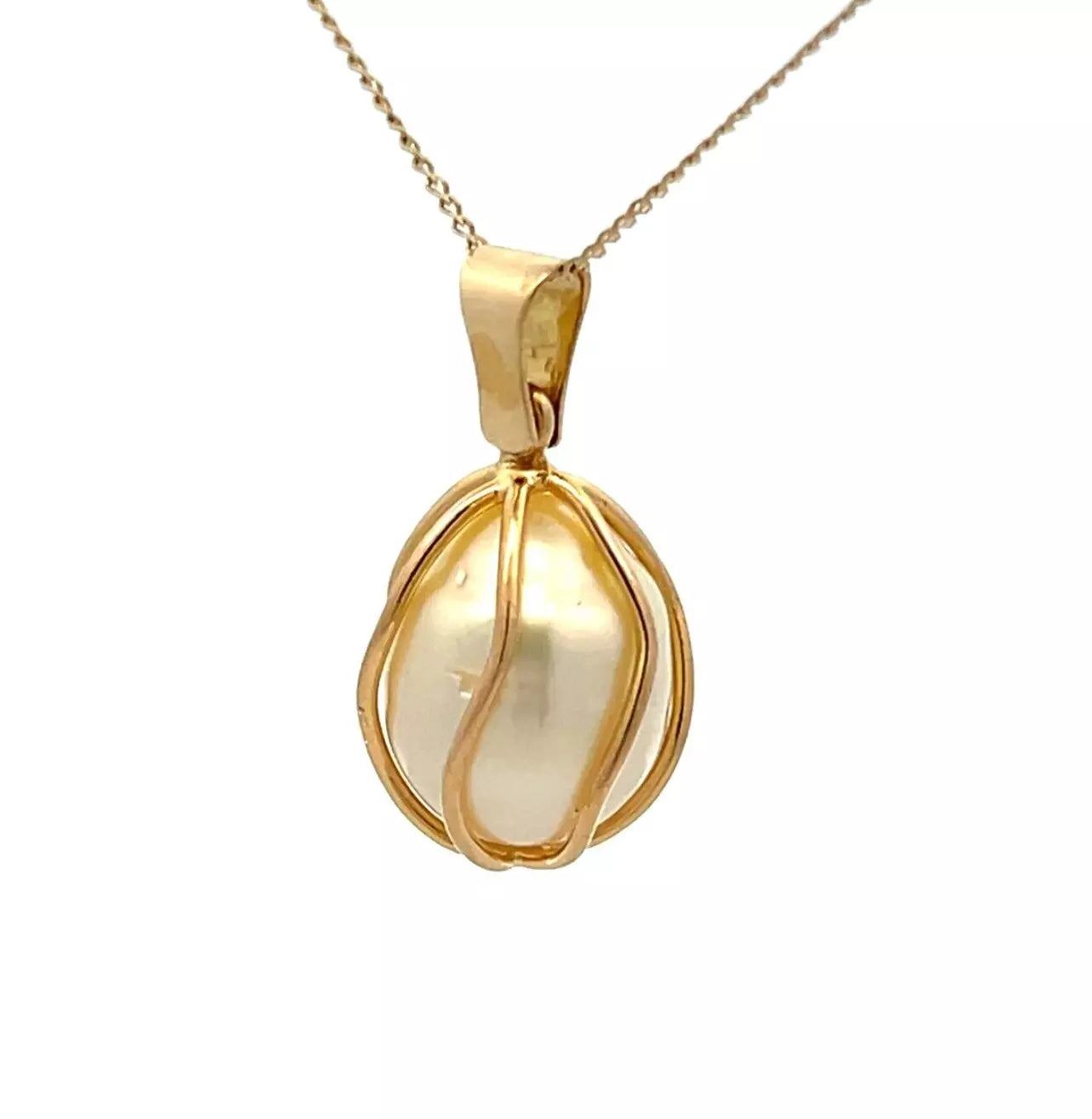 18Ct Yellow Gold Encased Pearl Pendant