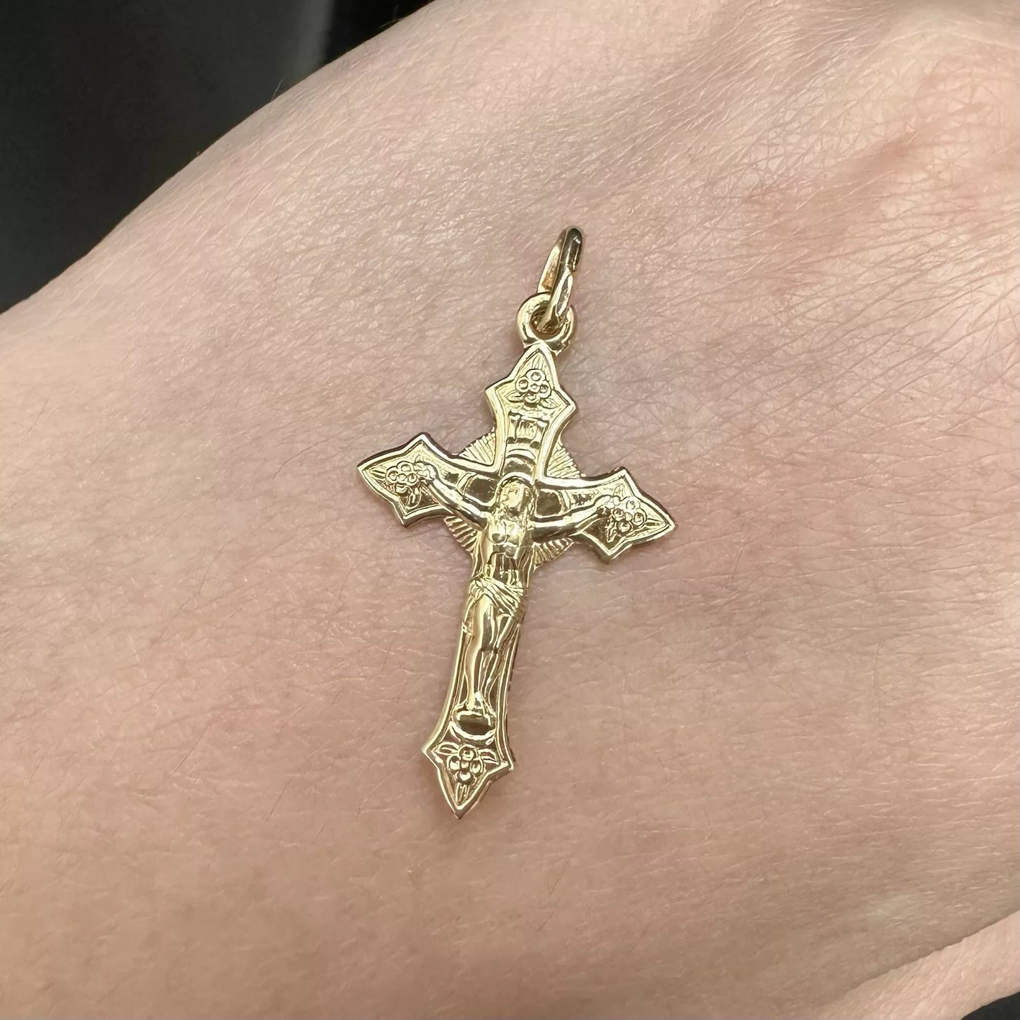 9Ct Yellow Gold Ornate Crucifix Charm Pendant