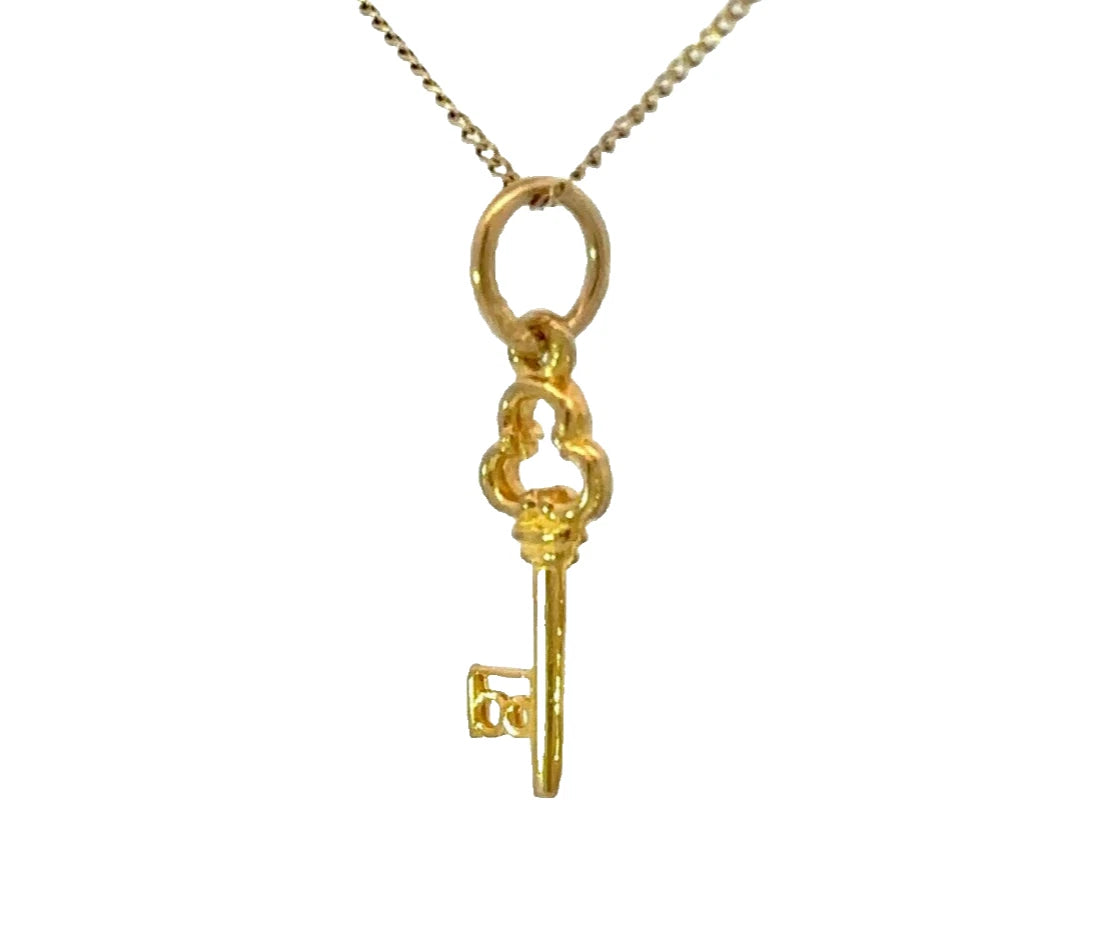 9Ct Yellow Gold Vintage 18 Key Charm Pendant