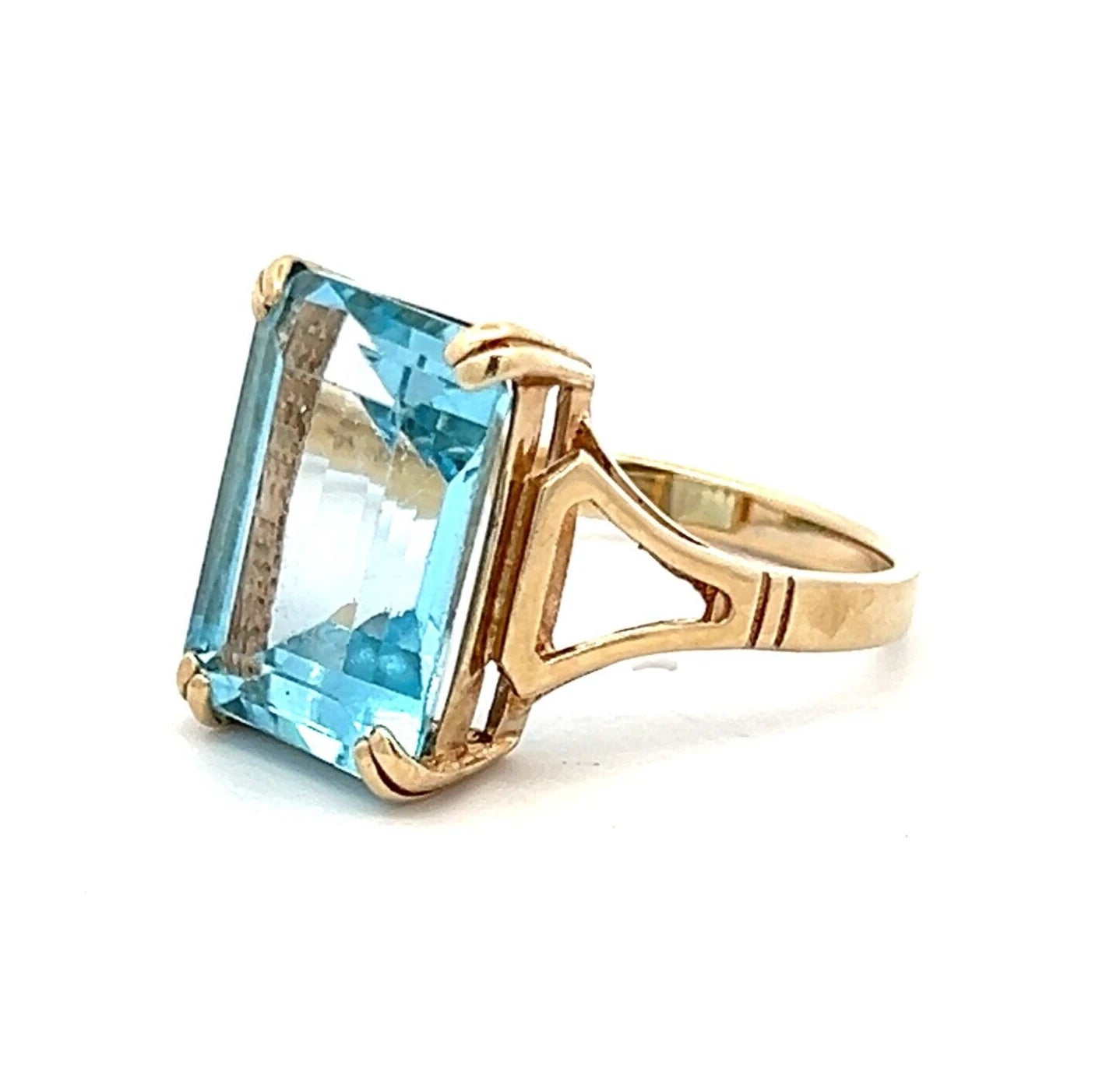9Ct Yellow Gold Emerald Cut Blue Topaz Ring - Sz M