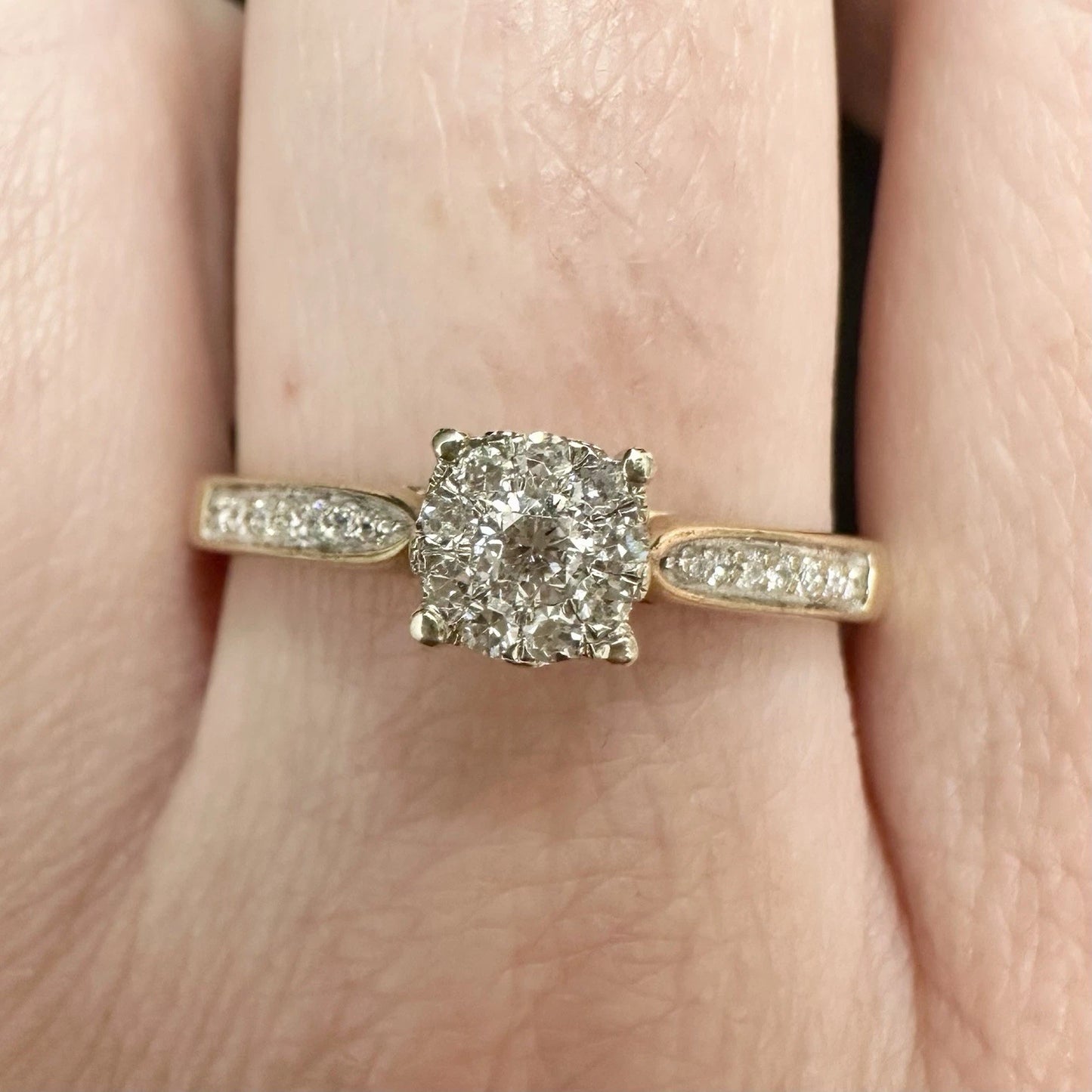 9Ct Yellow Gold 0.25 Carat TW Diamond Cluster Ring Sz S 1/2