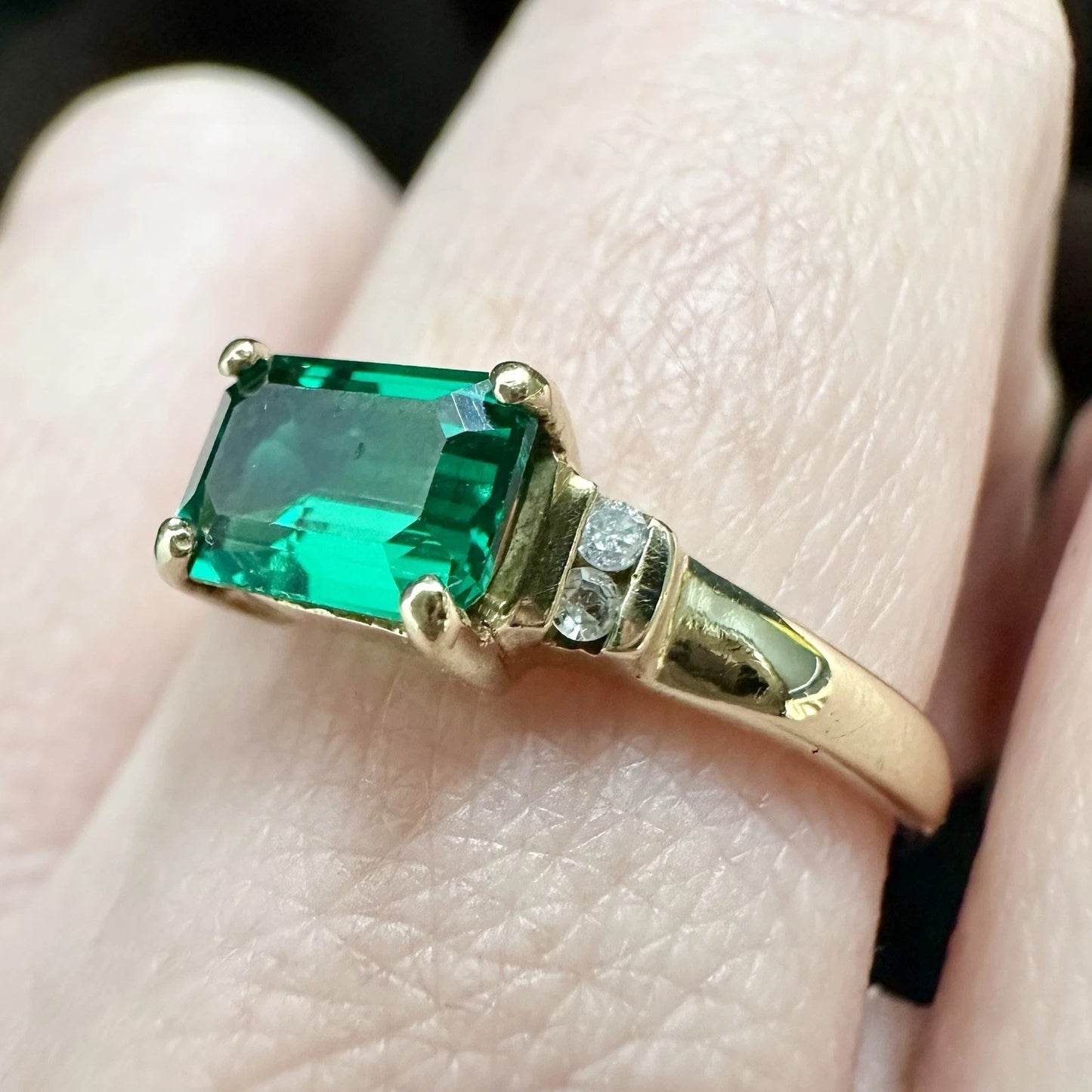9Ct Yellow Gold Created Emerald & Diamond Accent Ring Sz P 1/2