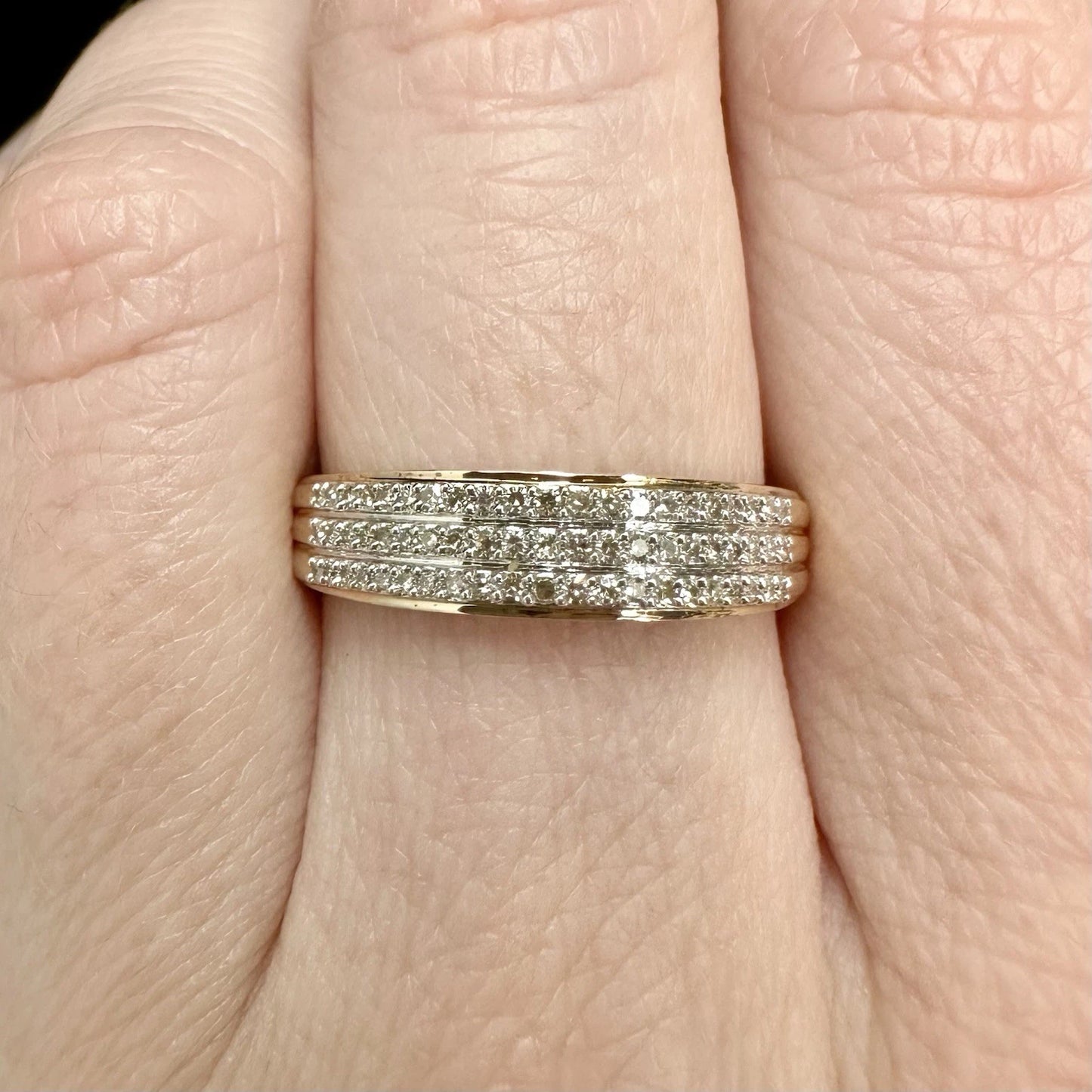 9Ct Yellow Gold .15Ct TW Diamond Band Ring Sz O