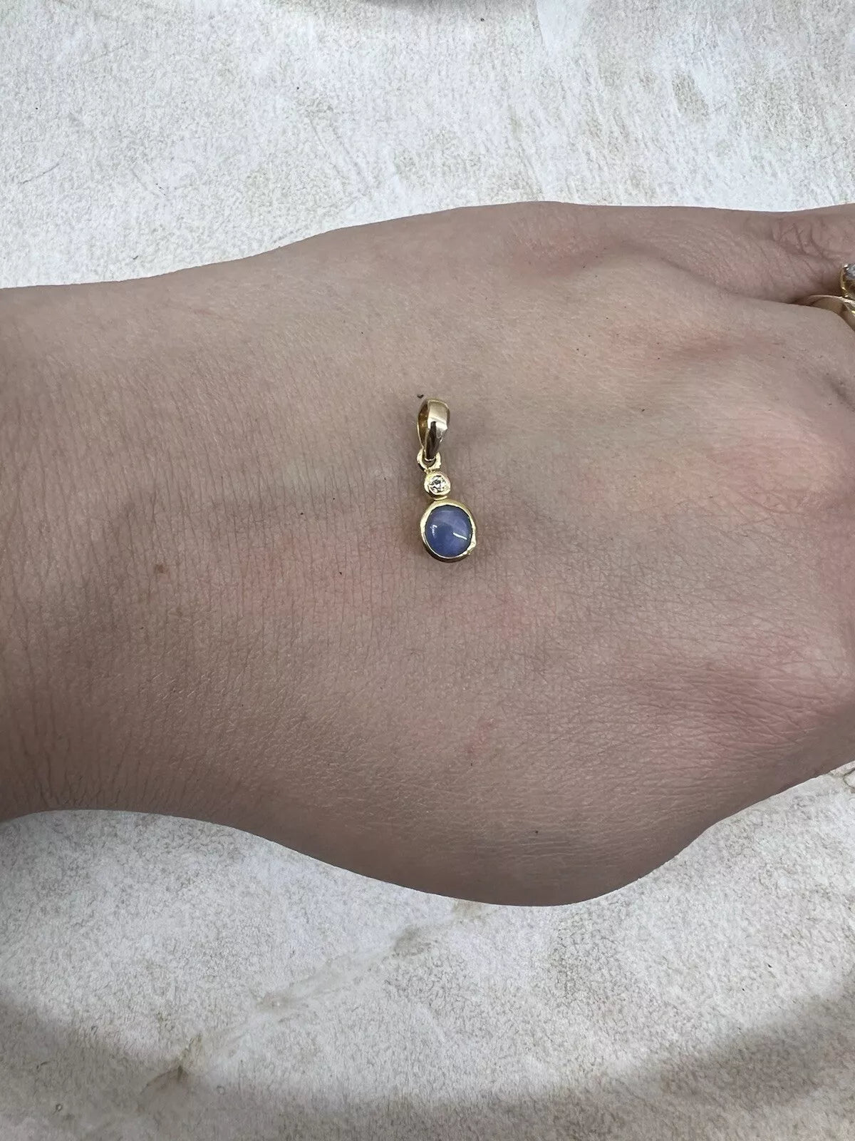 18Ct Yellow Gold Blue Cabochon Gemstone & Diamond Pendant