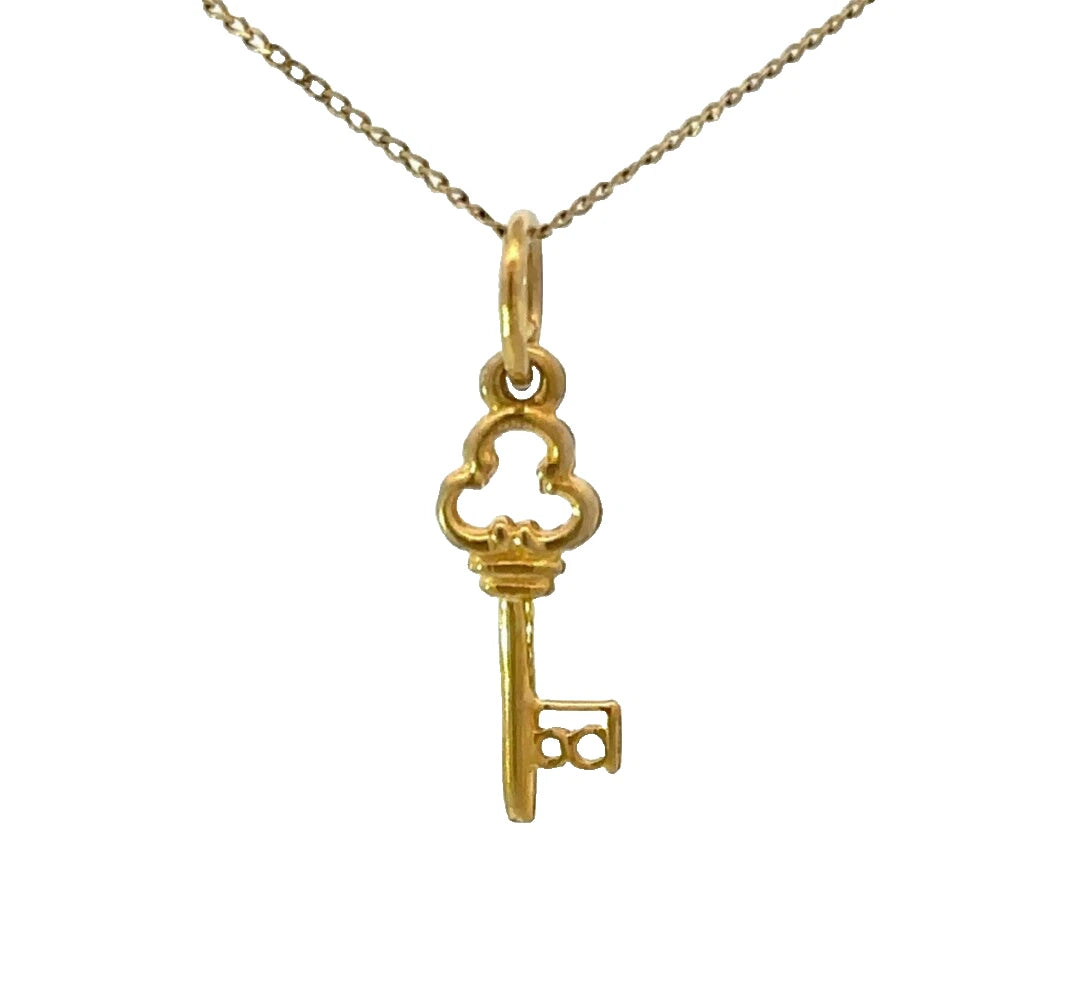 9Ct Yellow Gold Vintage 18 Key Charm Pendant