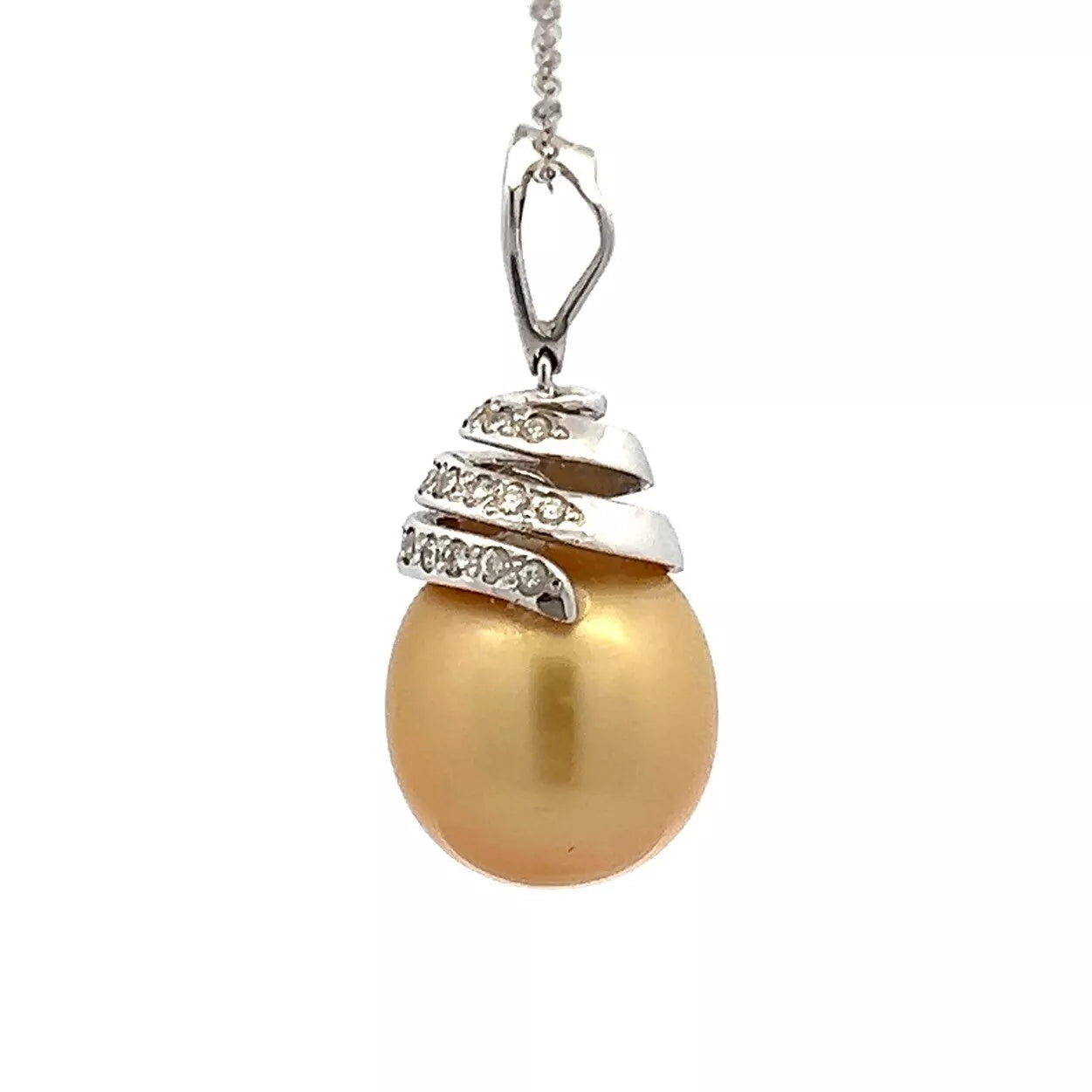 18Ct White Gold South Seas Pearl & 0.21 Carat TW Diamond Accent Pendant