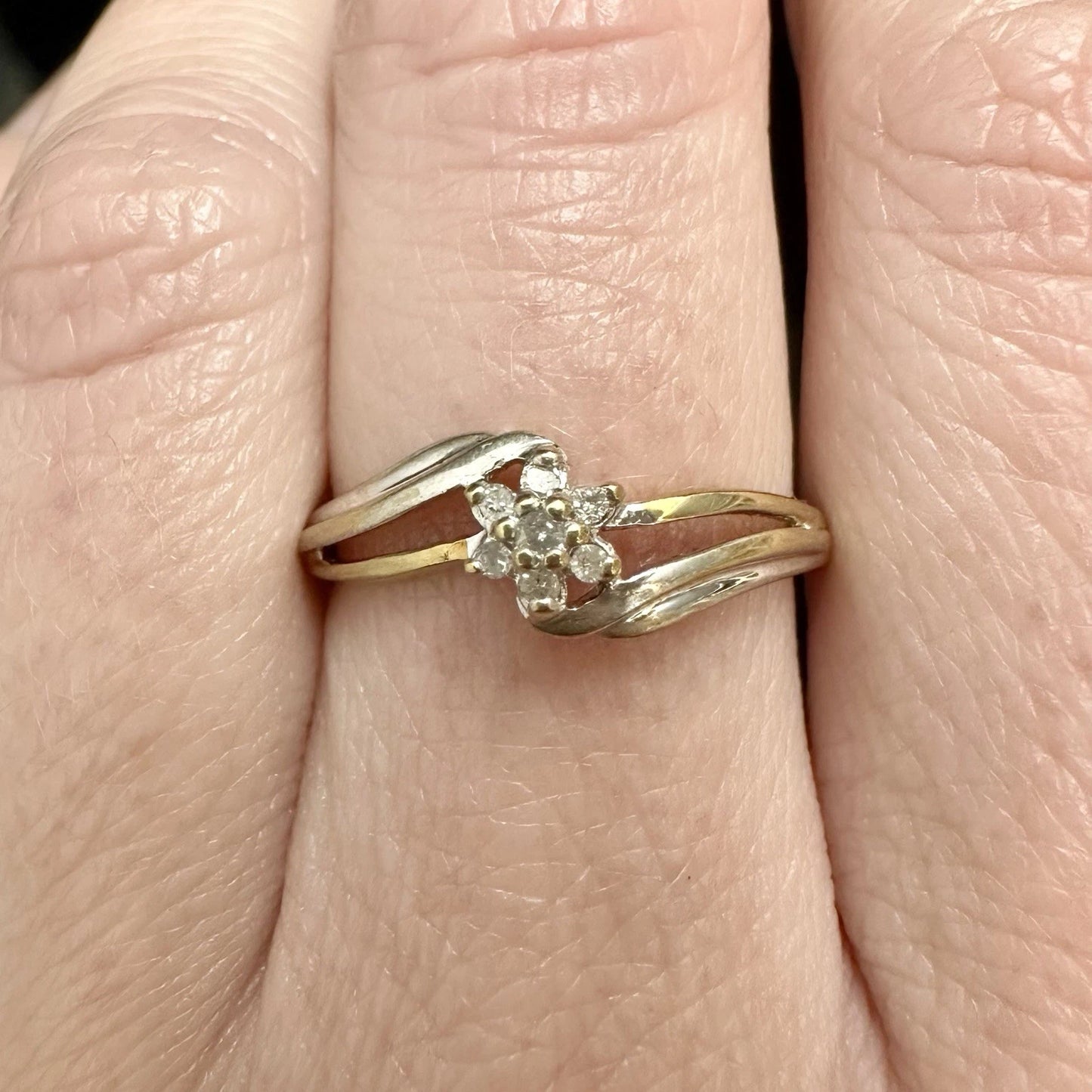9Ct Yellow & White Gold Split Shank Diamond Ring Sz N