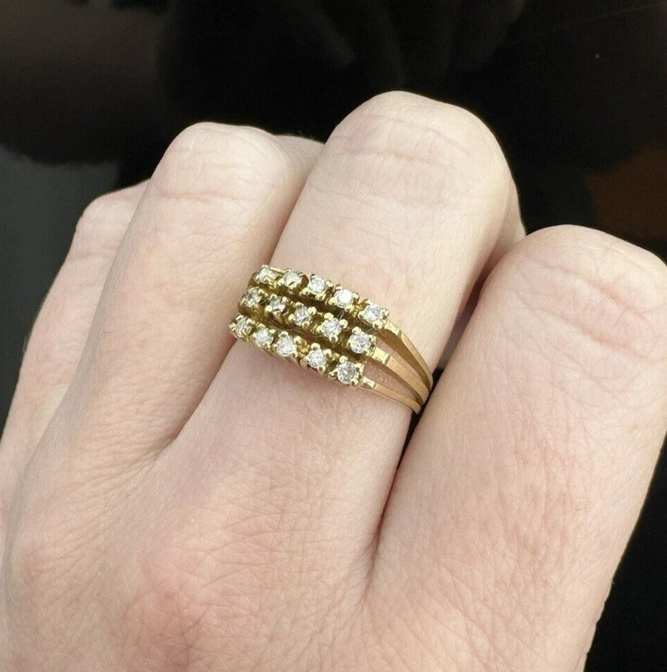 18Ct Yellow Gold Vintage .30 Carat TW Diamond Ring Sz N