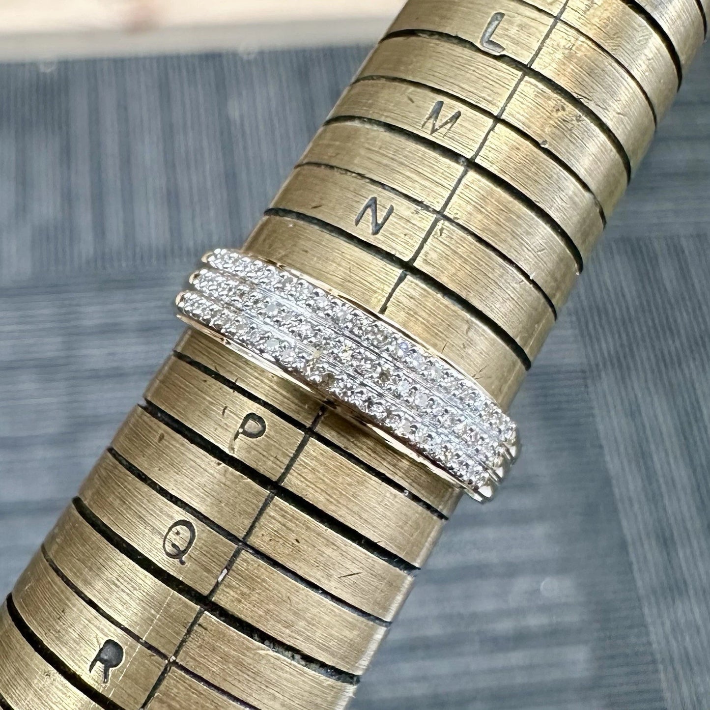 9Ct Yellow Gold .15Ct TW Diamond Band Ring Sz O