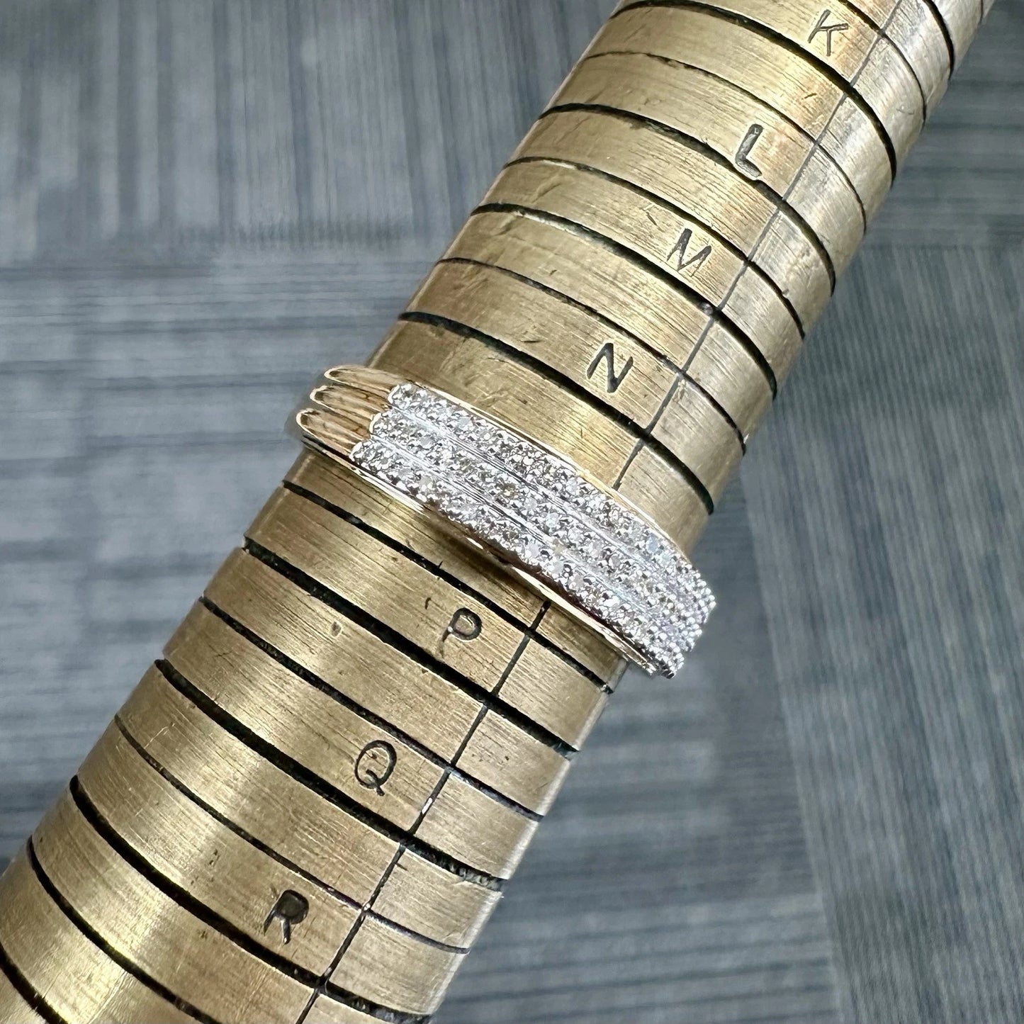 9Ct Yellow Gold .15Ct TW Diamond Band Ring Sz O
