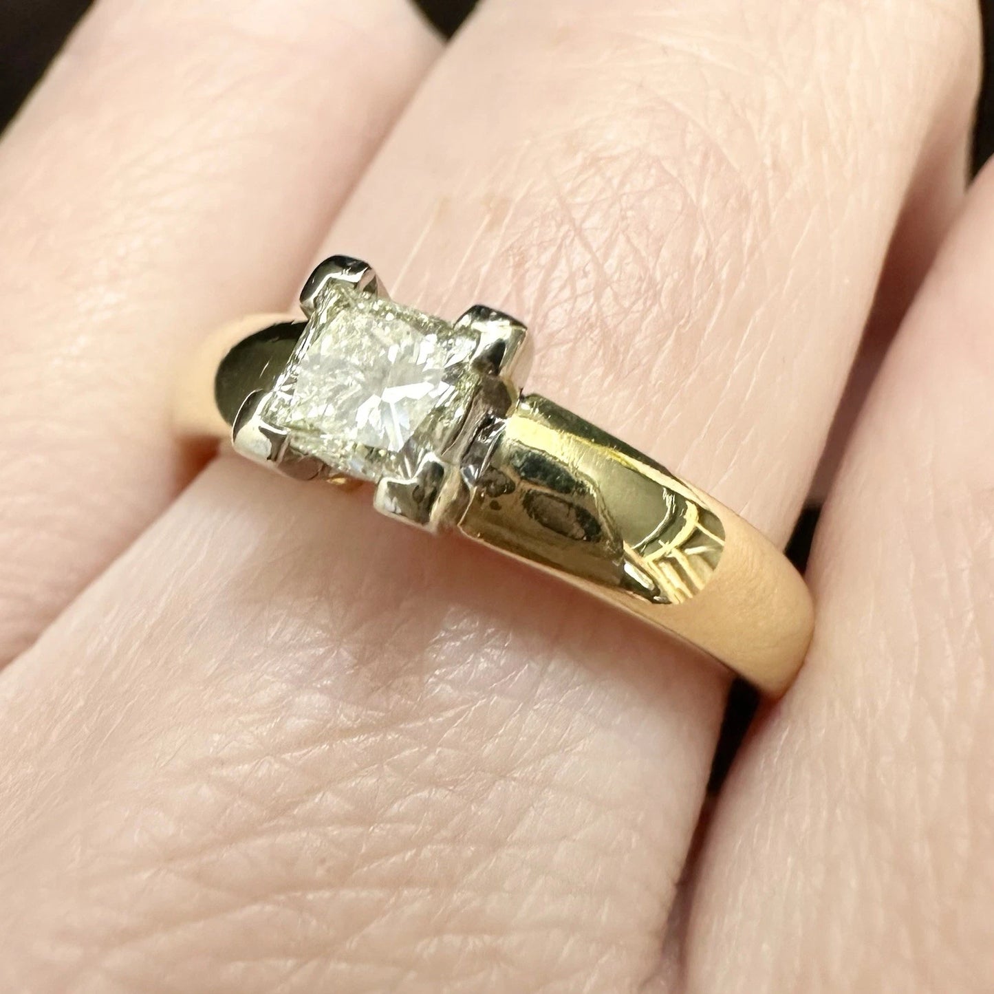 18Ct Yellow Gold Princess Cut Diamond Ring